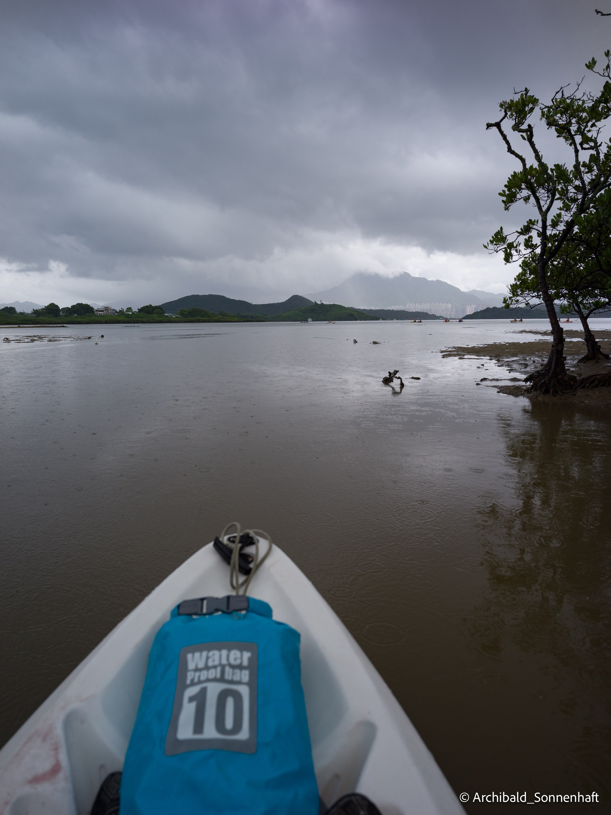Kayaking. Photographer in Guangzhou, China. Archibald Sonnenhaft