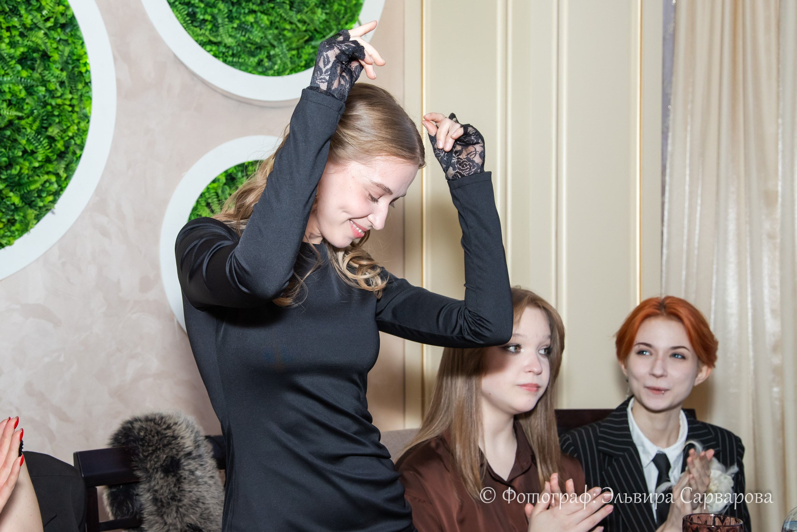 Гангстерская вечеринка в стиле 1920-х. Репортажный Фотограф