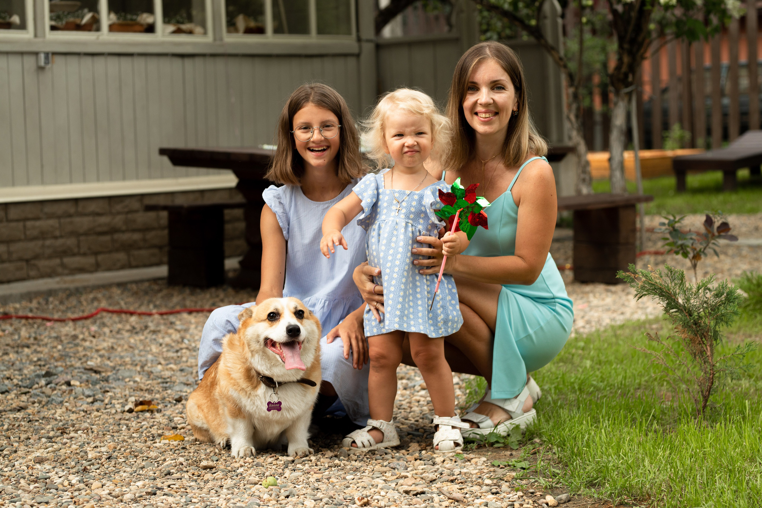 Семейная фотосессия на даче в Купавне. Фотограф в Железнодорожном и Балашихе
