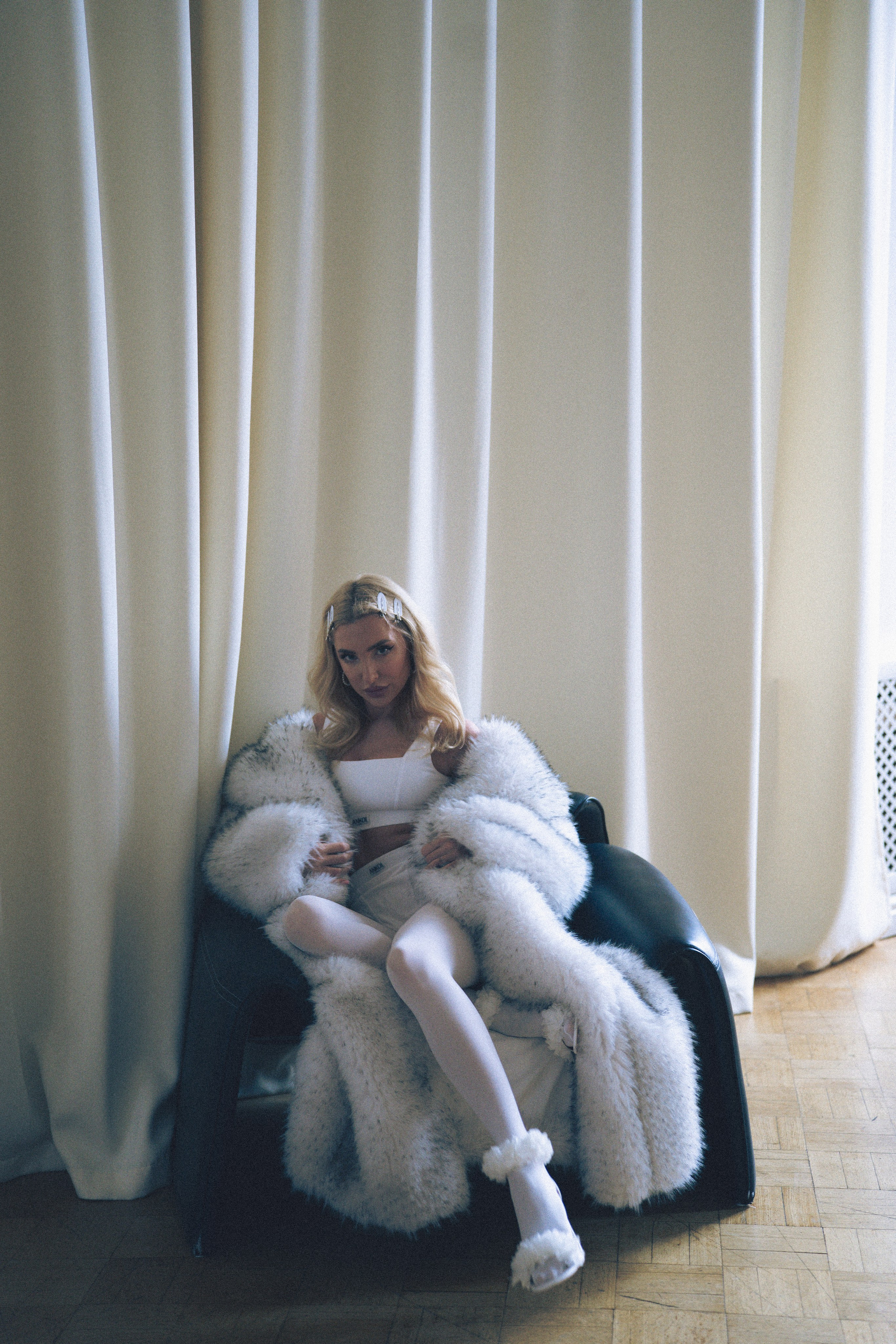 МИНИМАЛИЗМ В СТУДИИ НА ЧЕРНЫШЕВСКОЙ В СТУДИИ С БАЛКОНОМ. Профессиональный фотограф, Санкт-Петербург — Виктория Богомолова