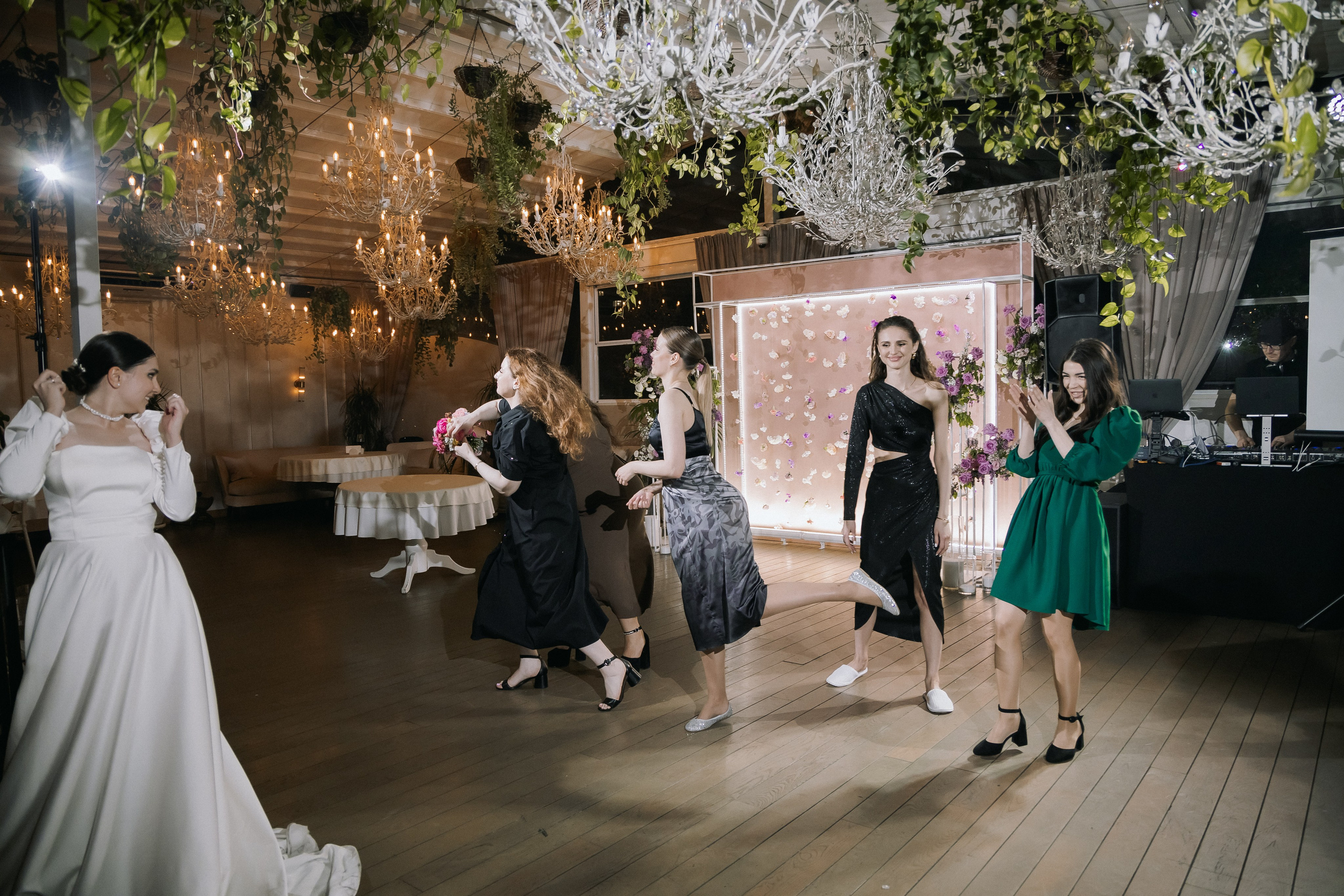 Яна и Святослав. Свадебный день. Свадебная фотография. Арина Рубах