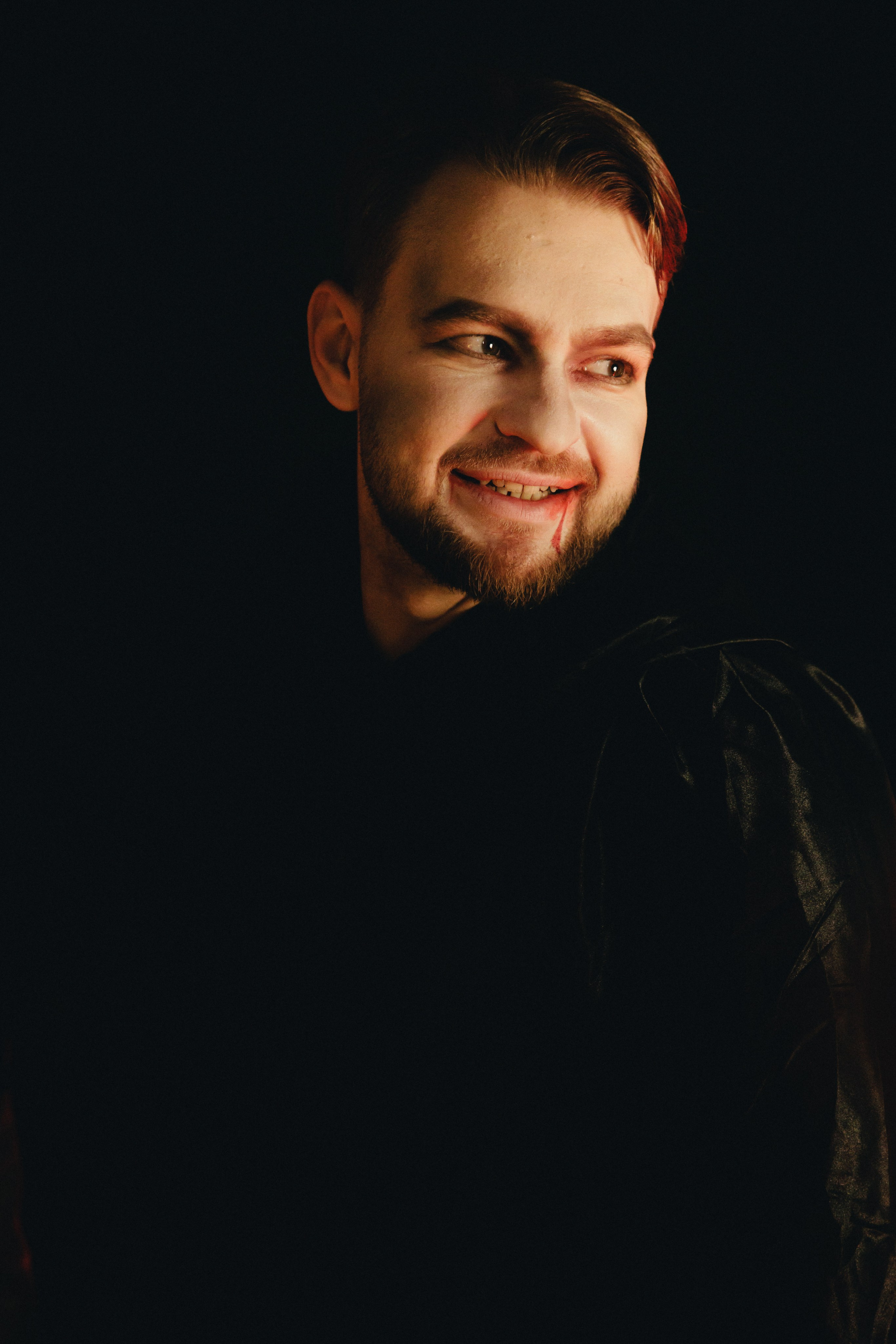 Граф С-Level: Чью кровь я пью?!. South HUB