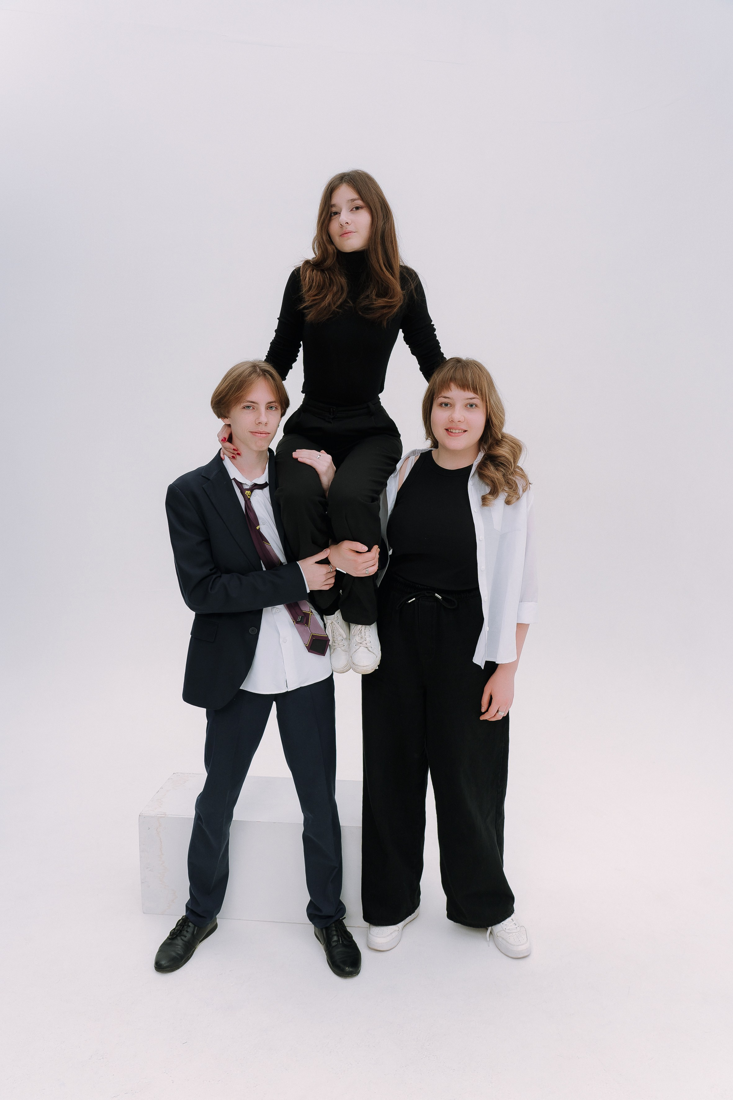 Фото студия- старшая школа. Выпускные альбомы Натальи Бутко: Новороссийск, Анапа, Геленджик