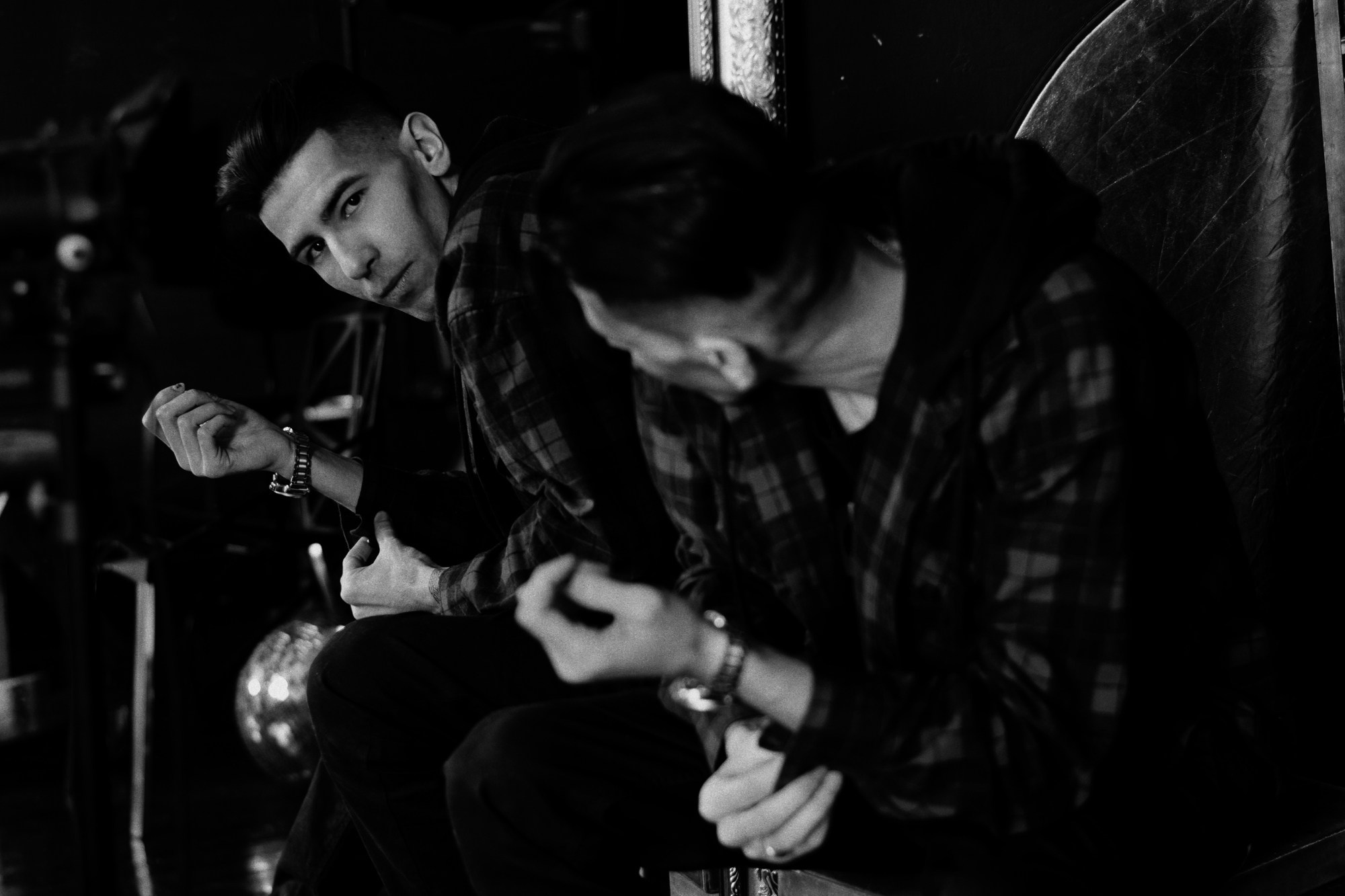 Мужской портрет в Тюмени: стильная студийная фотосессия. Портретный фотограф Тюмень Дарья Мустафина