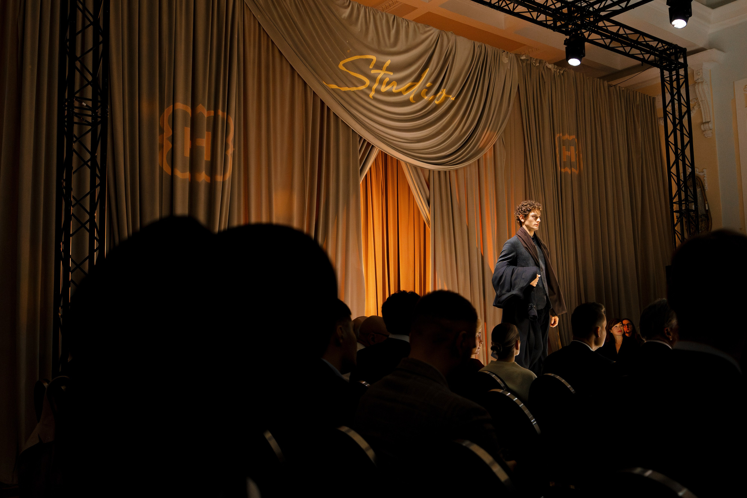 Henderson Fashion Show AW'25. Репортажный фотограф Семён Борисов | Москва