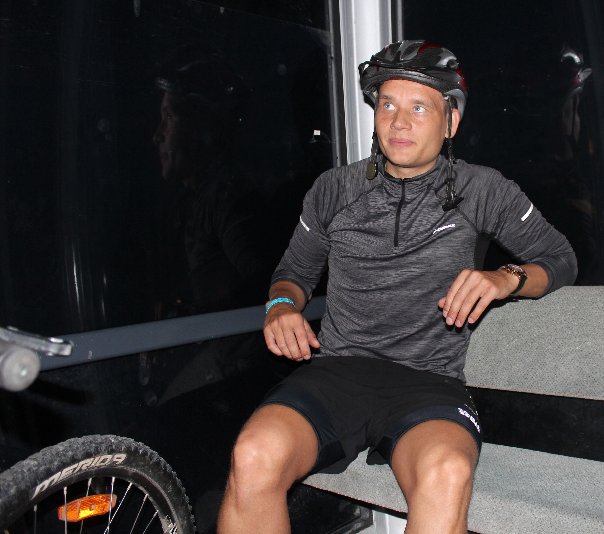 Станислав Щербаков, главный редактор журнала Солдаты России, спецкорреспондент, журналист, ВГИК, Золотой Витязь, лауреат премии союза журналистов России, режиссёр, продюсер, сценарист, актер, предприниматель, руководитель студии 365, руководитель компании Русские медиакоммуникации, Миасс, Москва 89514577151, Президентский полк