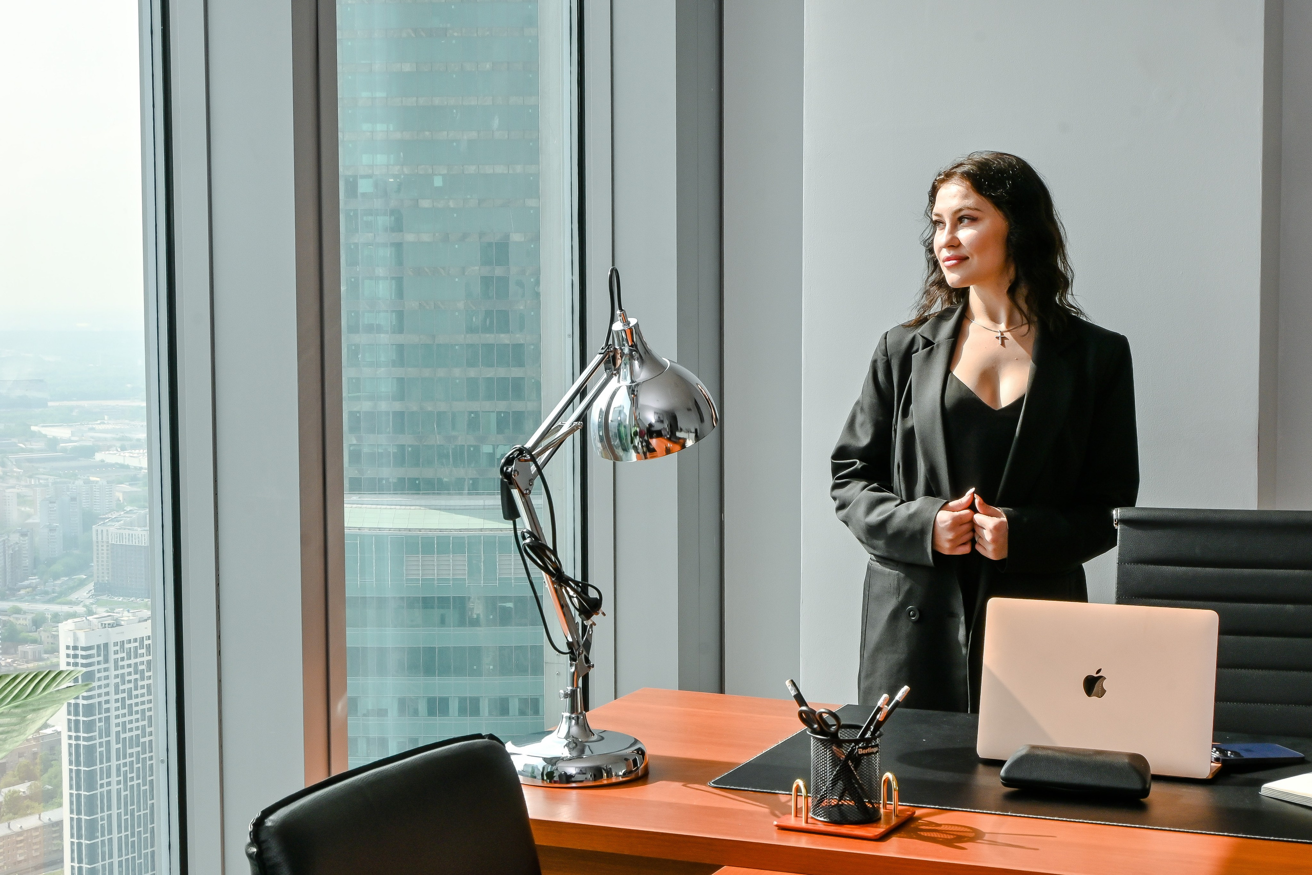 ДЕЛОВАЯ В СИТИ ОФИС. Фотограф для бизнесконтента, репортажей и семейного альбома в Москве