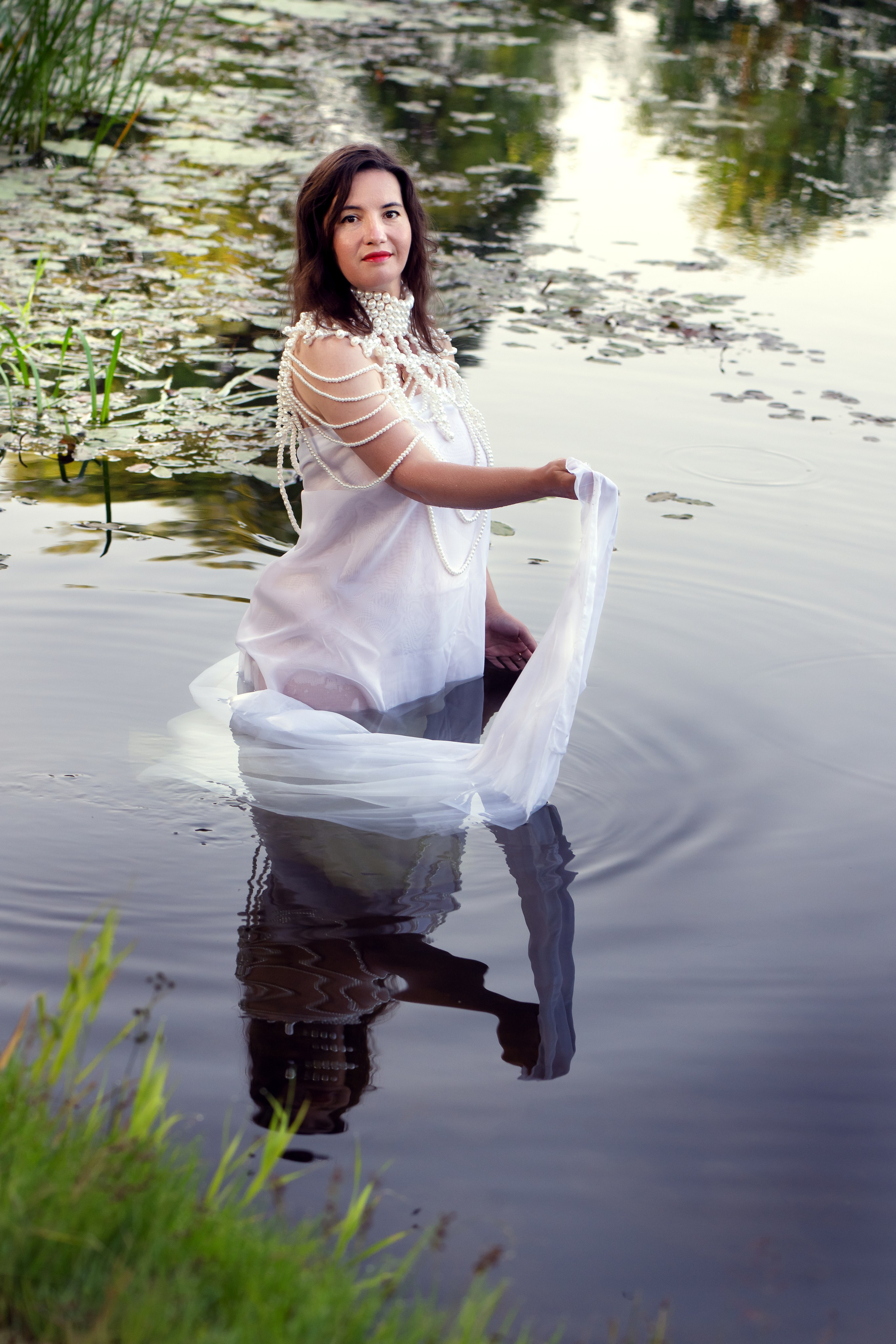 Платье, бусы и вода...... Главная