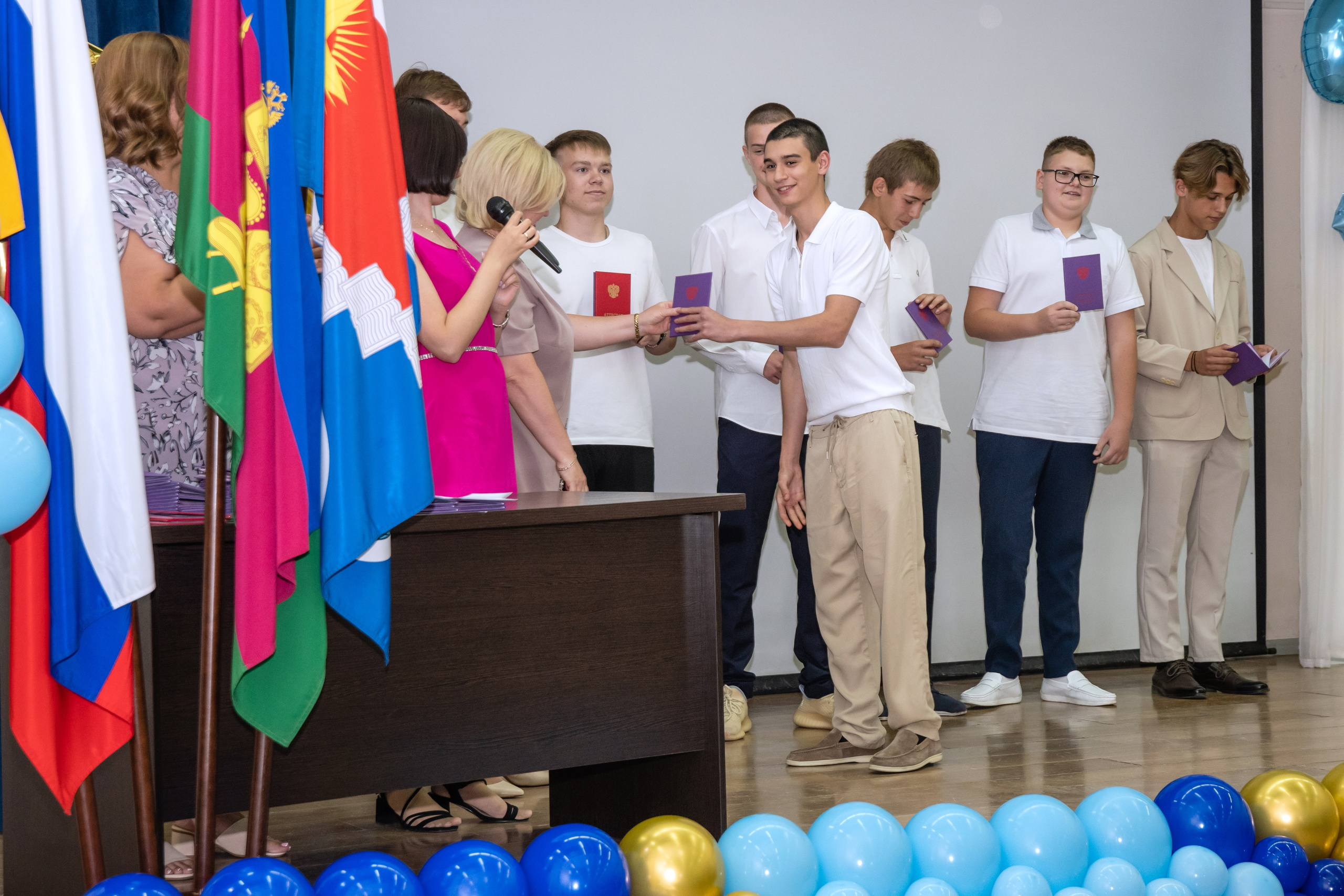 Школа № 98 9 класс вручение аттестатов. Вячеслав Скрипник Фотограф Краснодар
