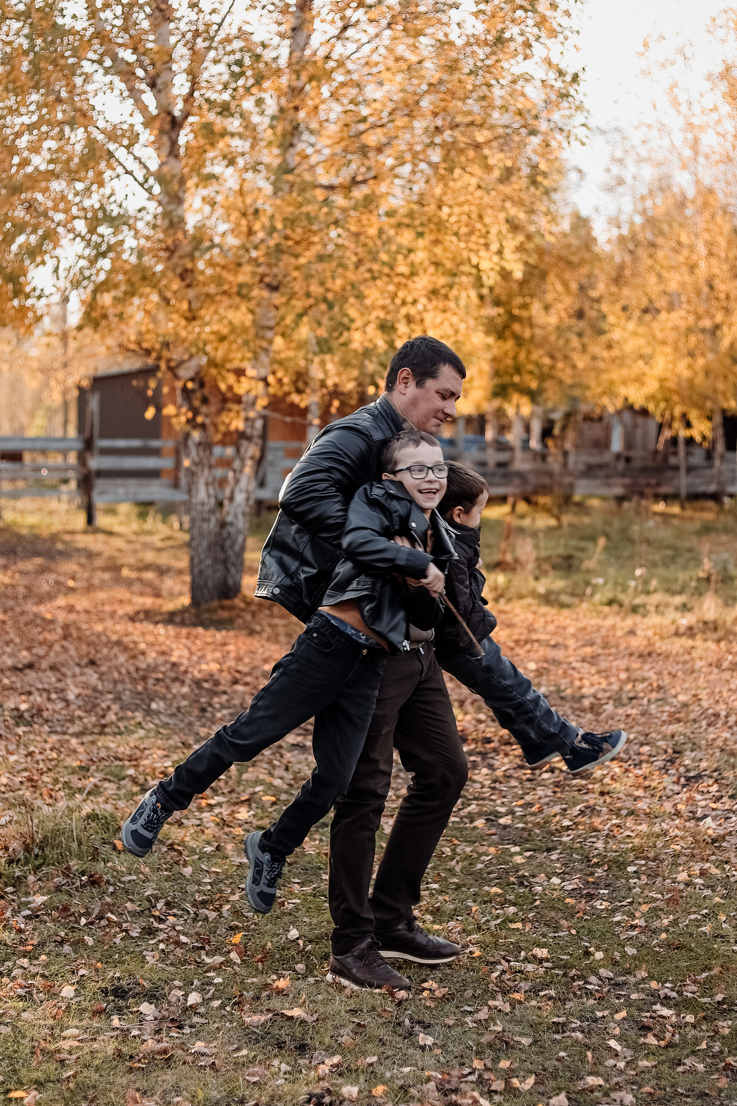 Прогулка на конюшне. СЕМЕЙНЫЙ ФОТОГРАФ КРАСНОЯРСК, ЖЕЛЕЗНОГОРСК