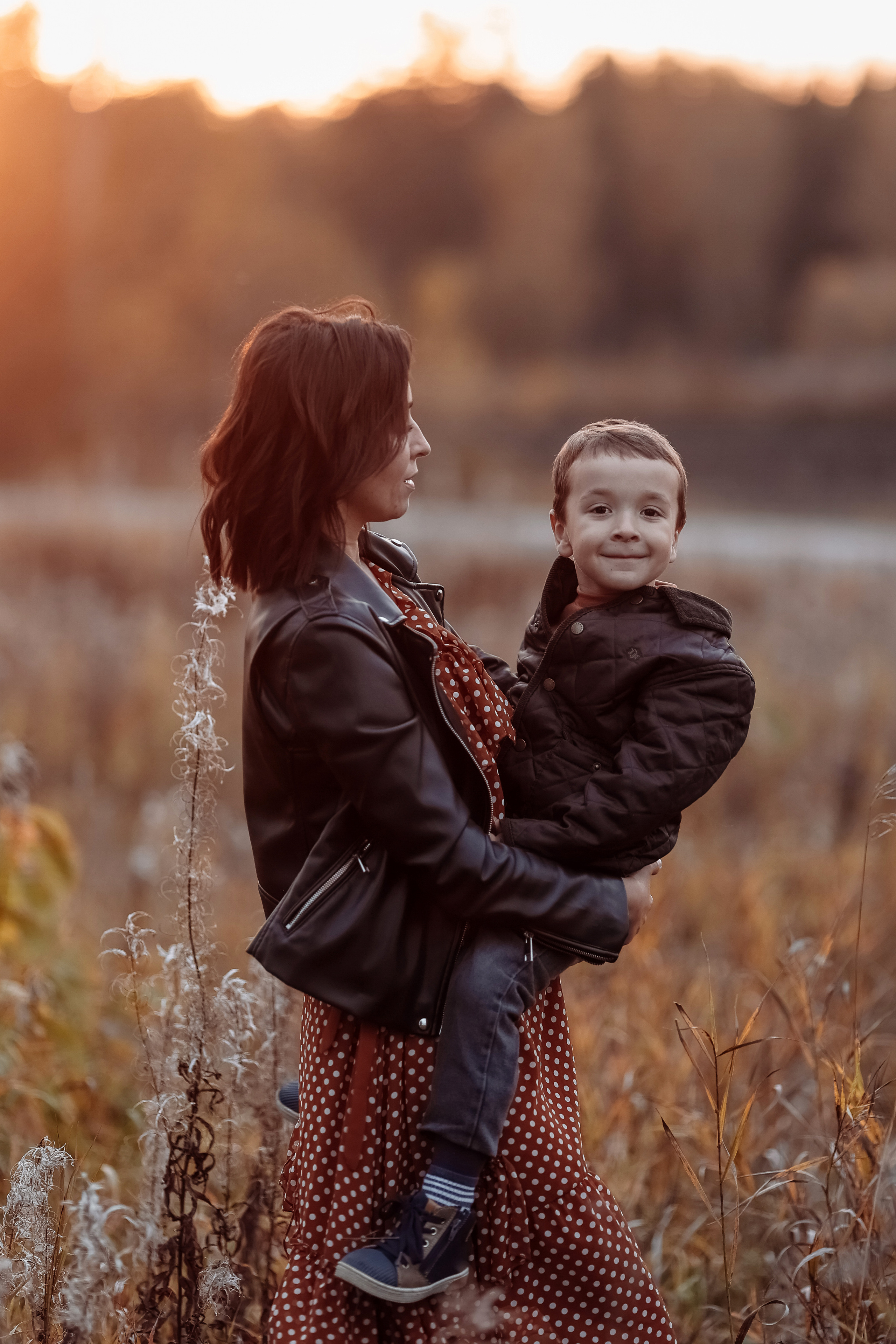 Прогулка на конюшне. СЕМЕЙНЫЙ ФОТОГРАФ КРАСНОЯРСК, ЖЕЛЕЗНОГОРСК