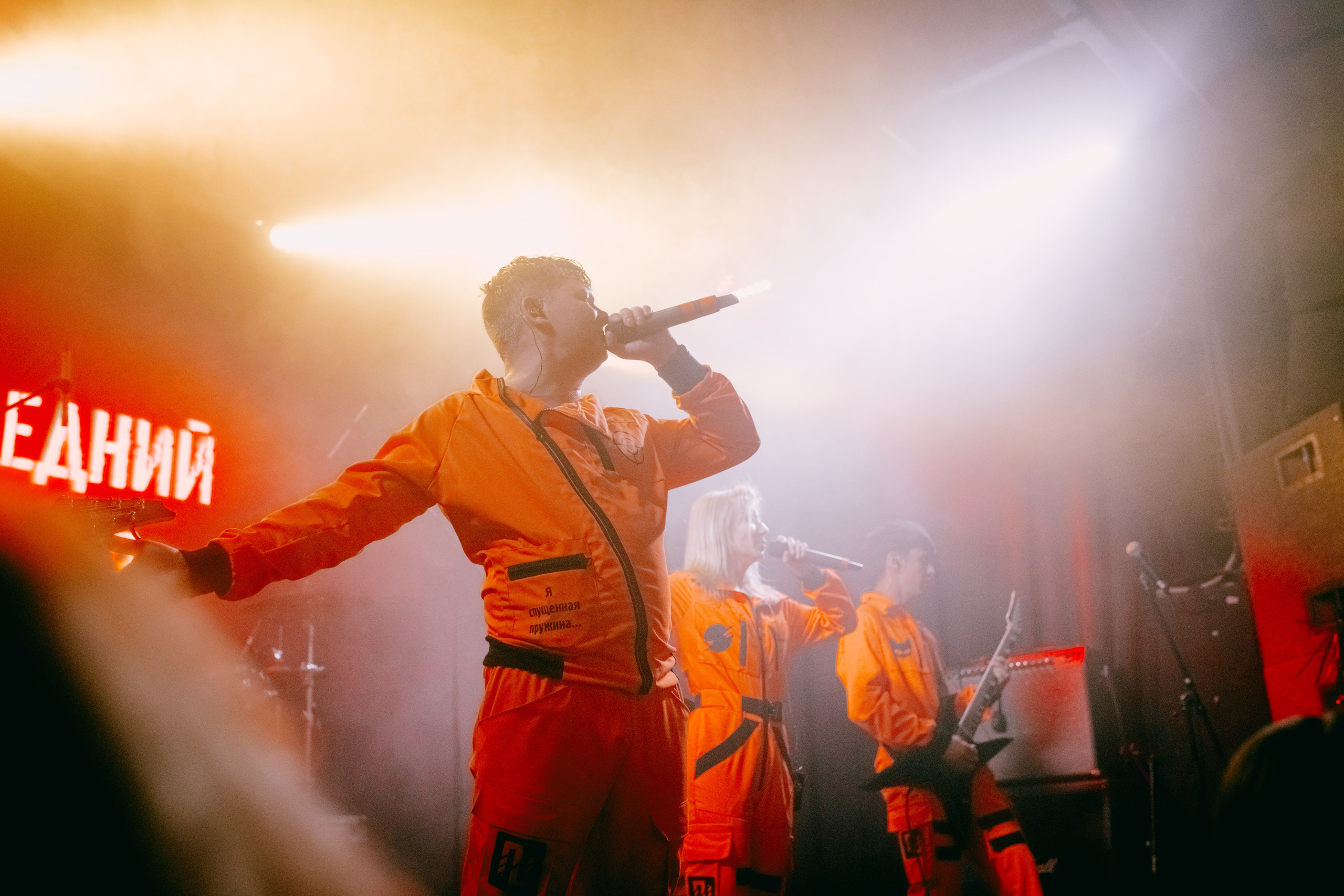 ПОСЛЕДНИЙ ПИОНЕР. Фотограф Елена Богачева (lenalena_na_na_na)