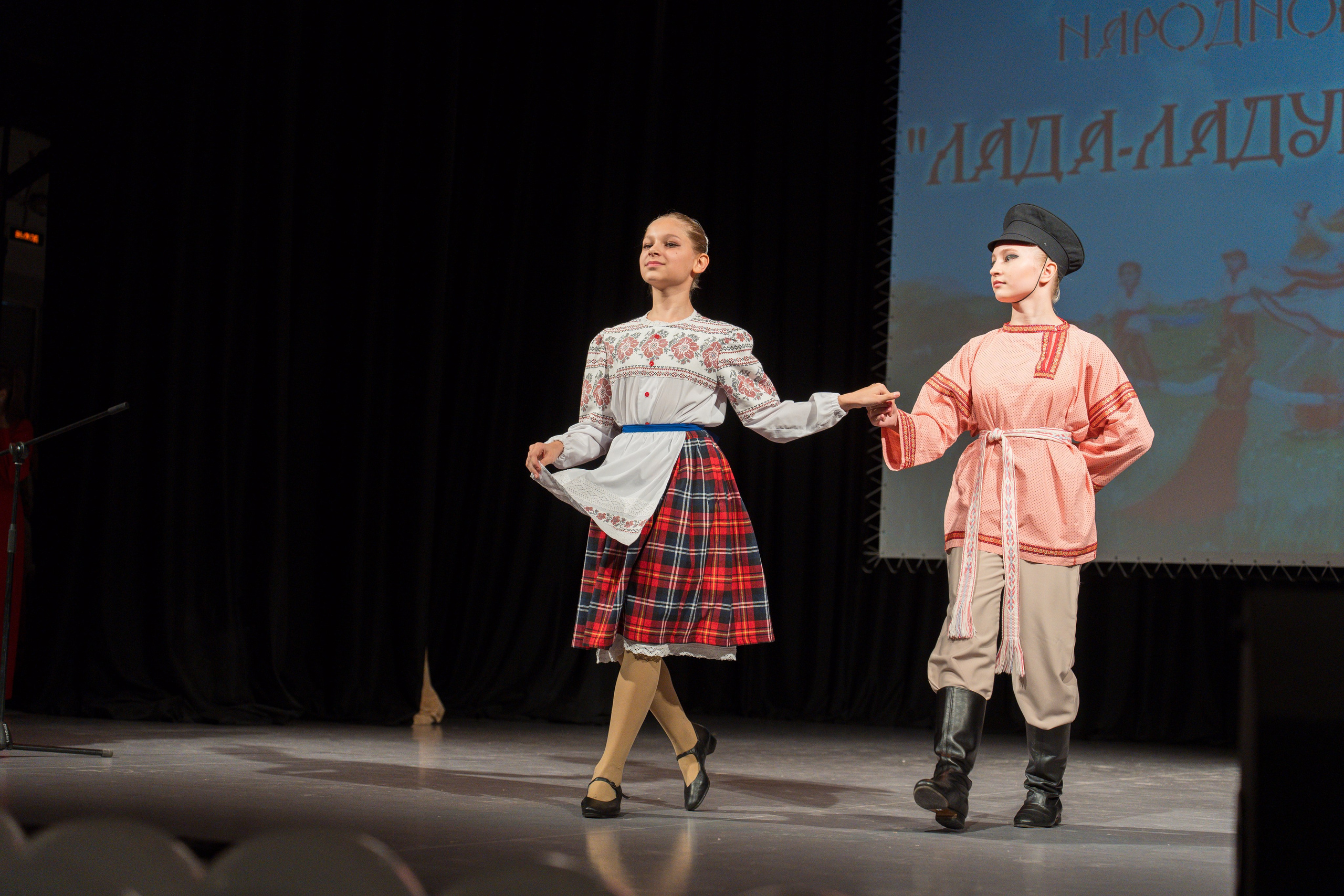 Народный танец. Репортажная съёмка в Санкт-Петербурге, Константин Петров