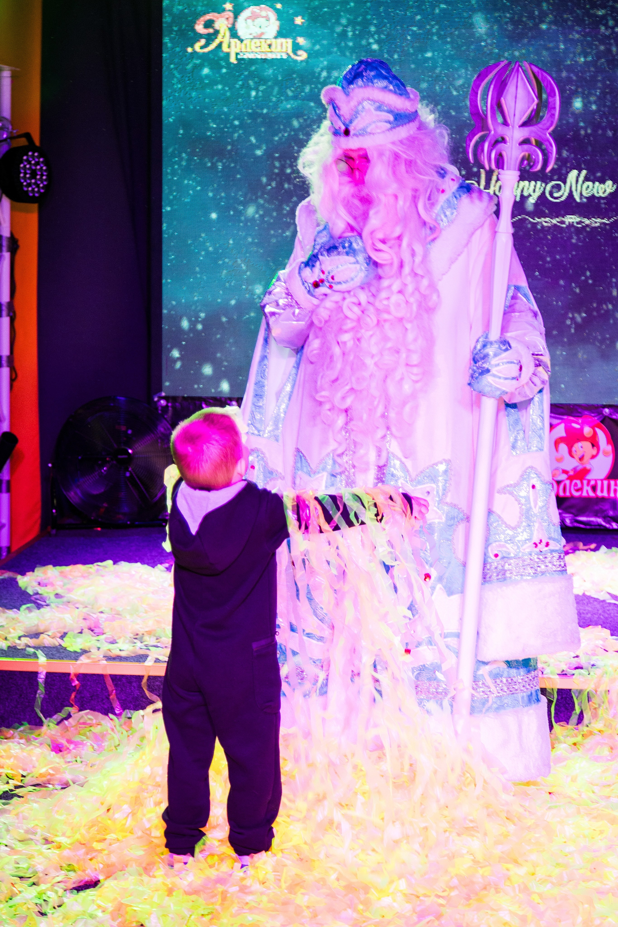 Новогодние утренники. Детский фотограф видеограф в Хабаровске Михаил Орлов