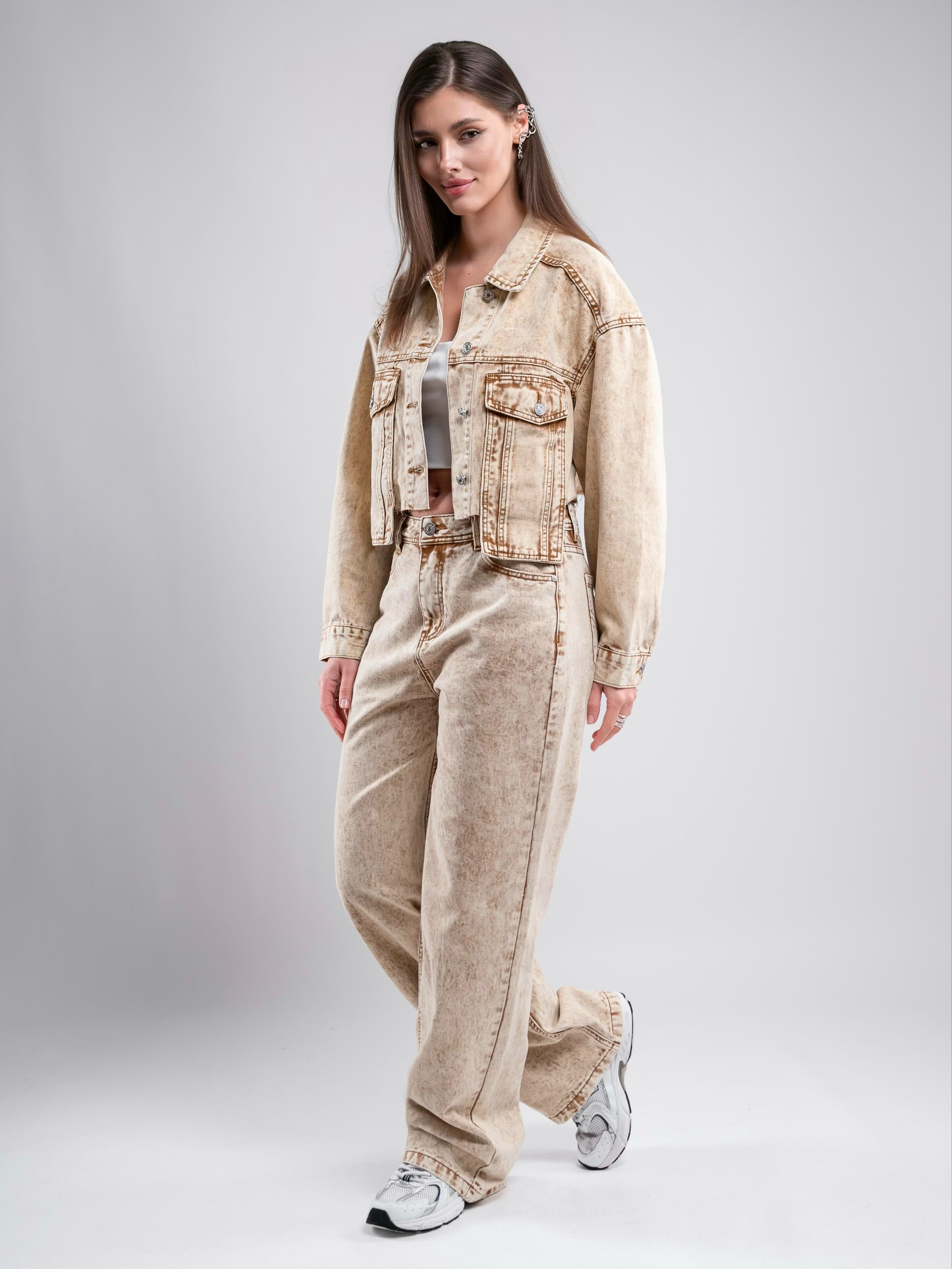 Джинсовые костюмы две модели. Предметный фотограф, фото для маркетплейсов Пятигорск, КМВ