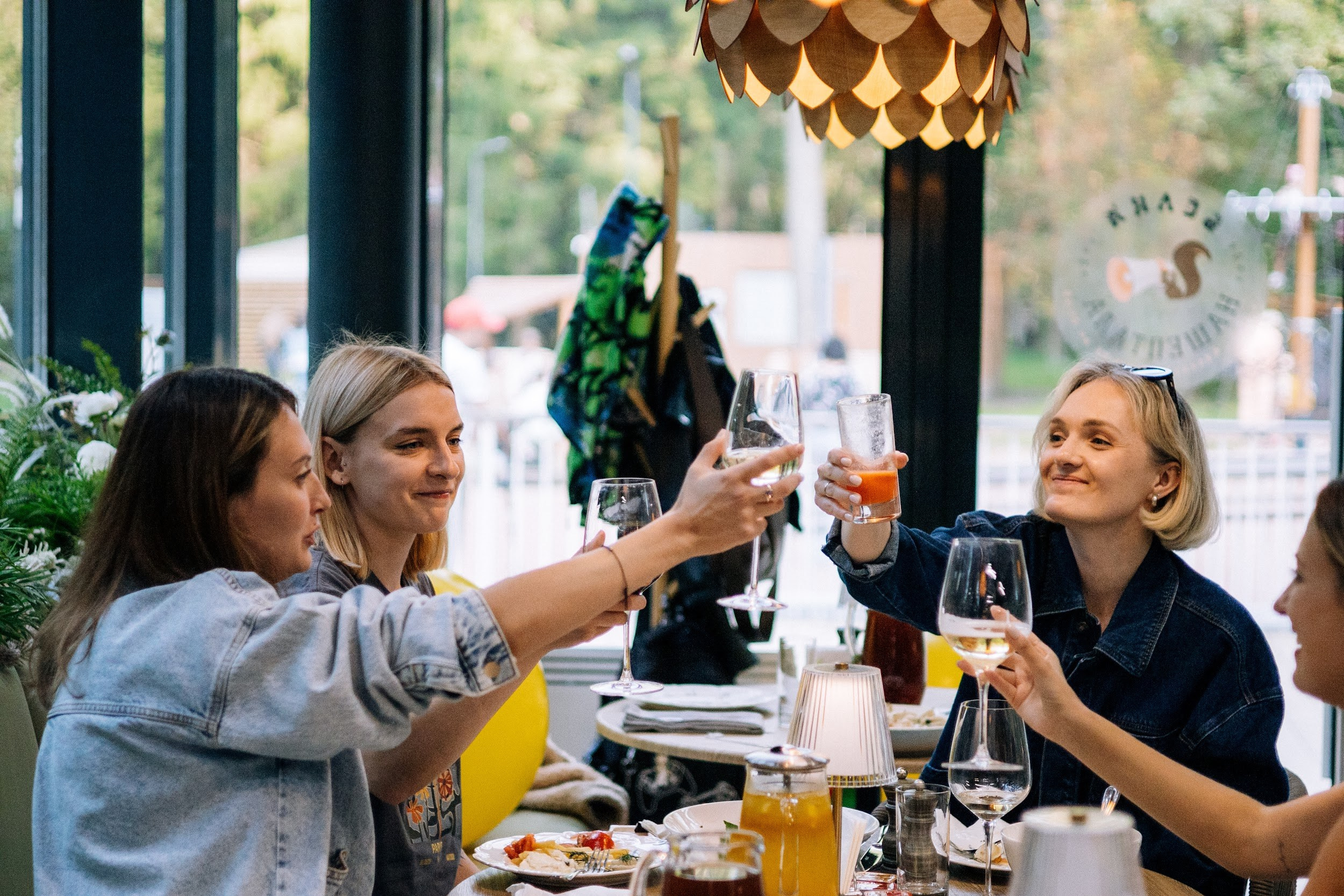 Банкеты. Кафе «БЕЛКА НАШЕПТАЛА». Ну оооочень концептуальное кафе