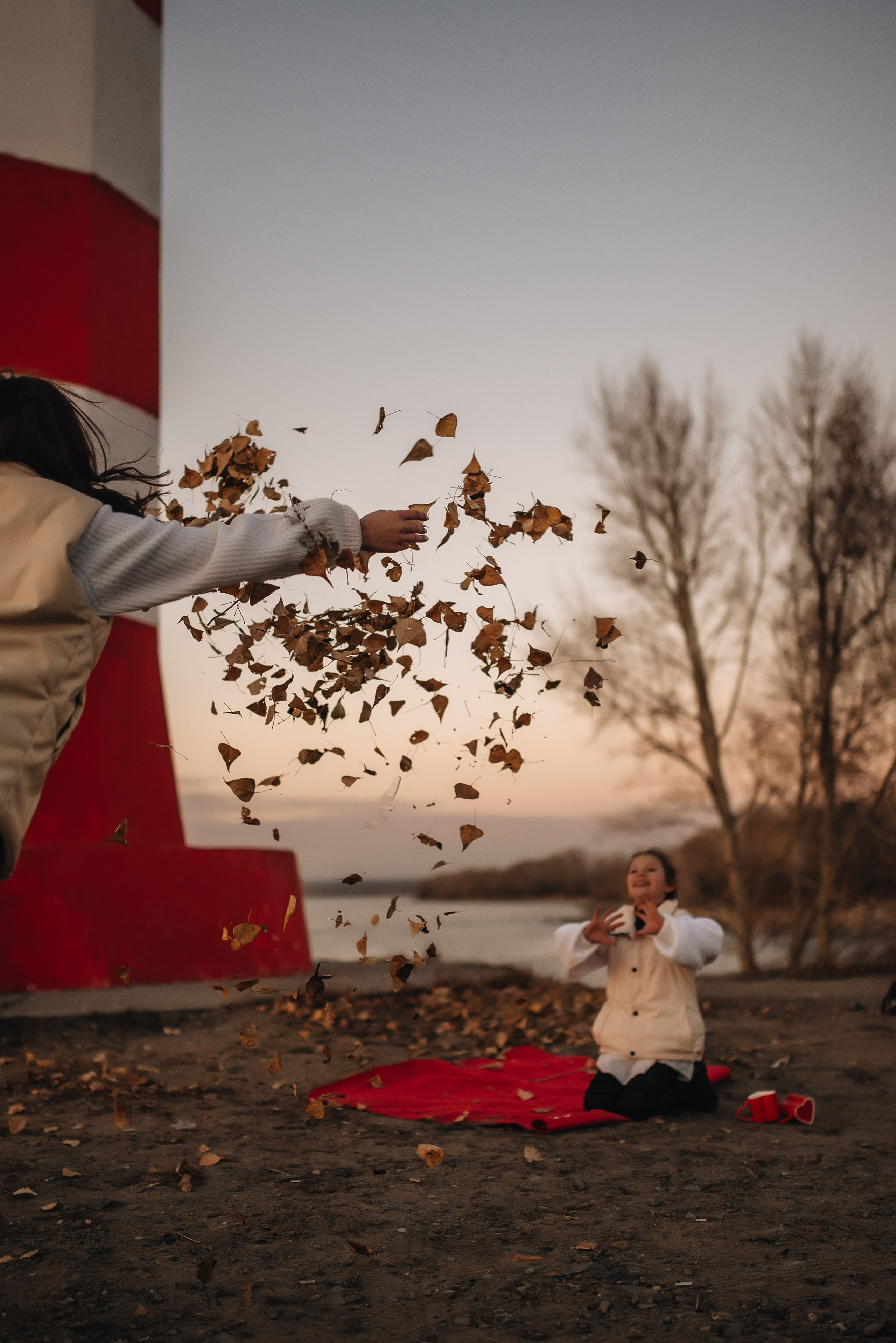 Катя и Варя (маяк). Семейная фотосессия в Новосибирске от фотографа Ольги Коваль