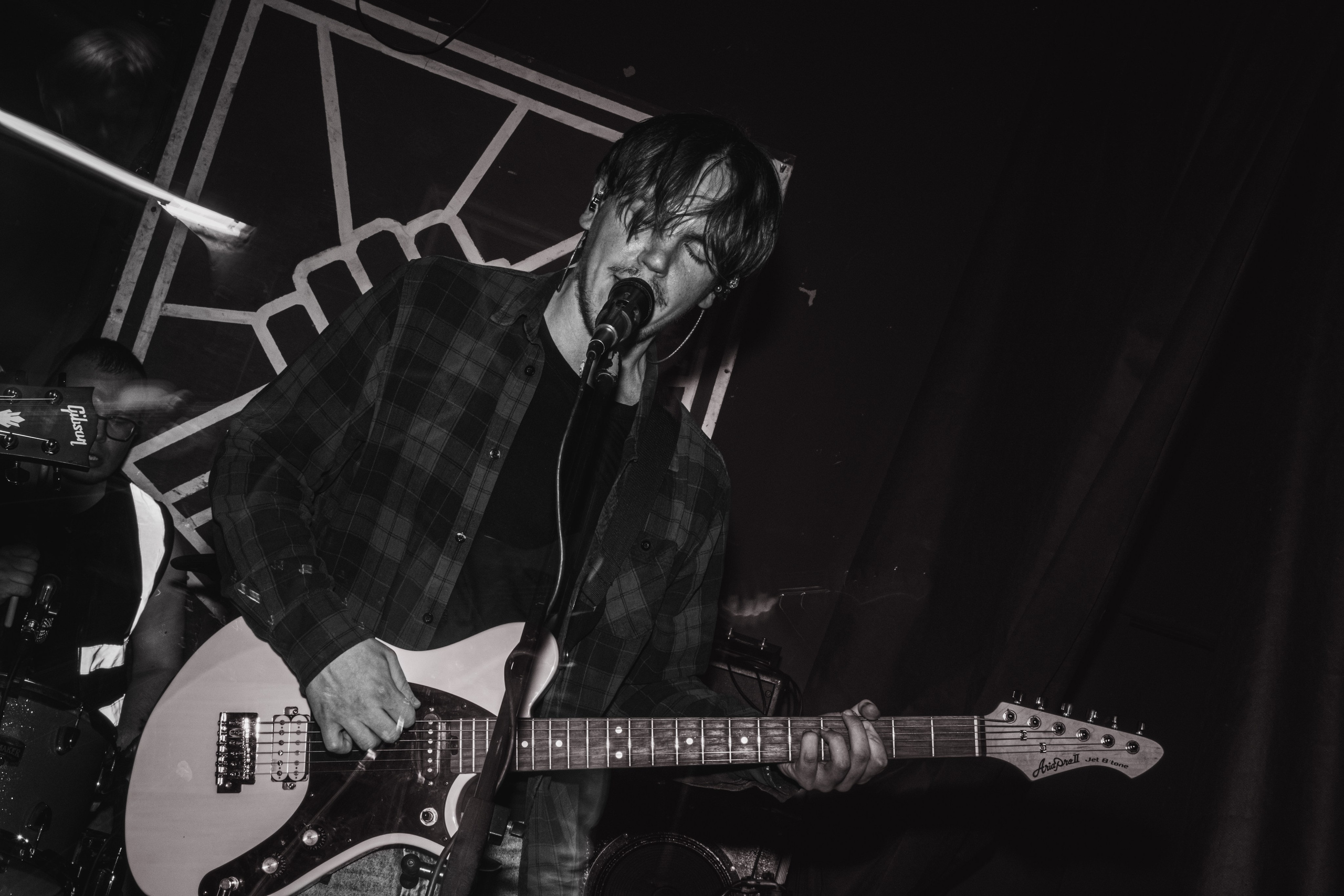 Ютани & о т м е ж & Вещи в картонной коробке 08.08.2025. Репортажный фотограф в Москве Legiodot