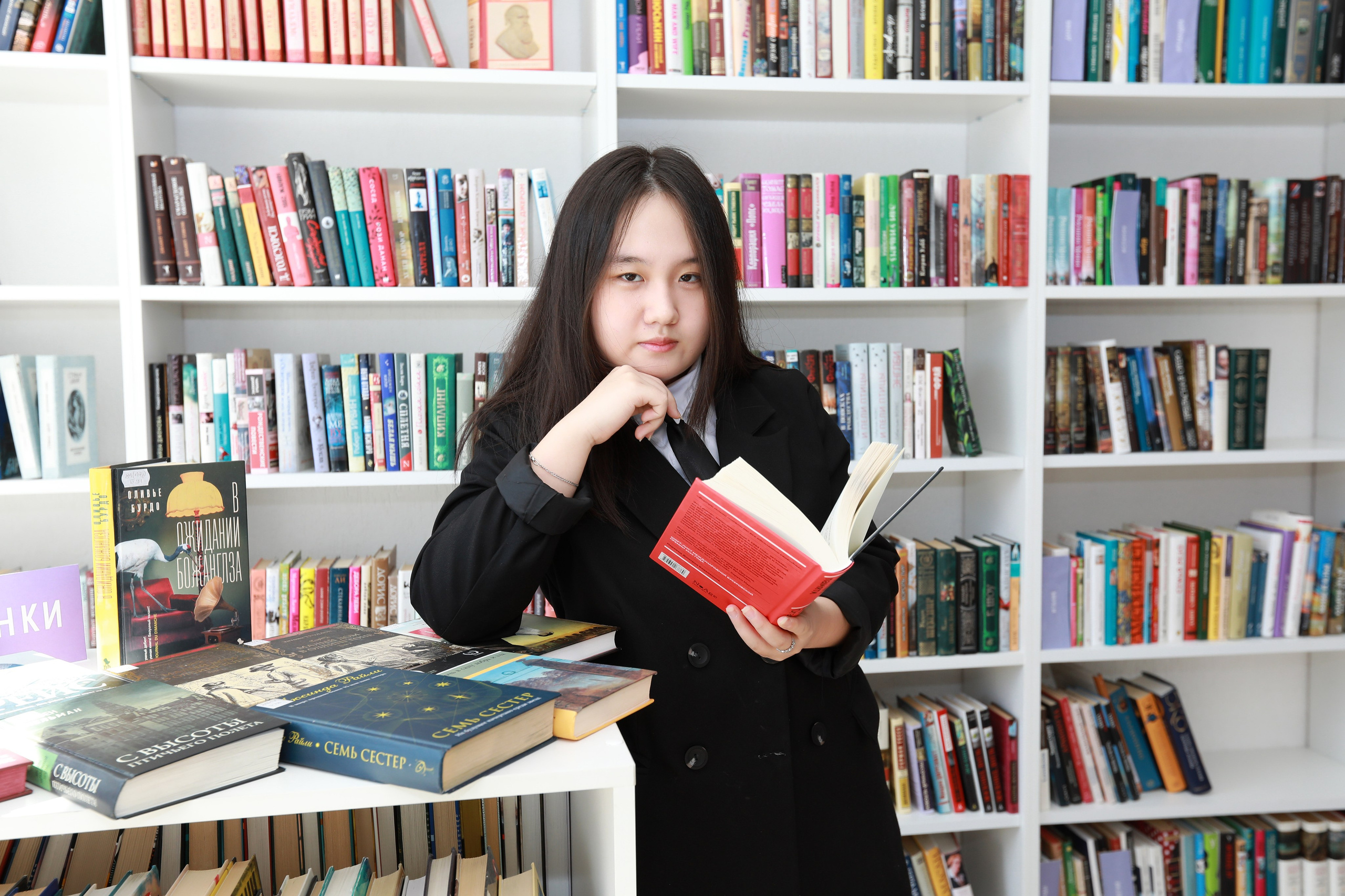 Фотосессия в&nbsp;библиотеке для выпускного альбома