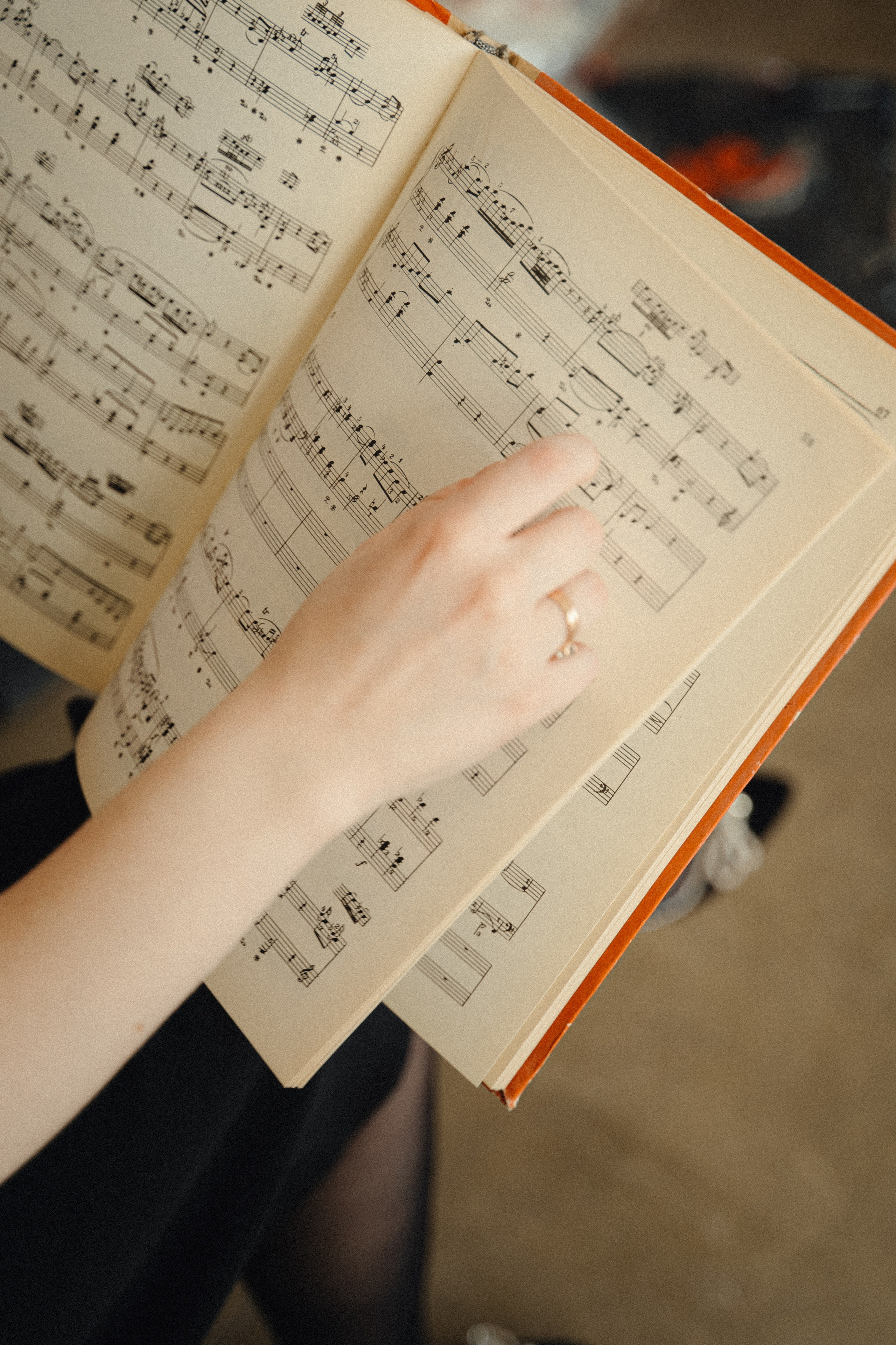 Александра пианистка. Главная