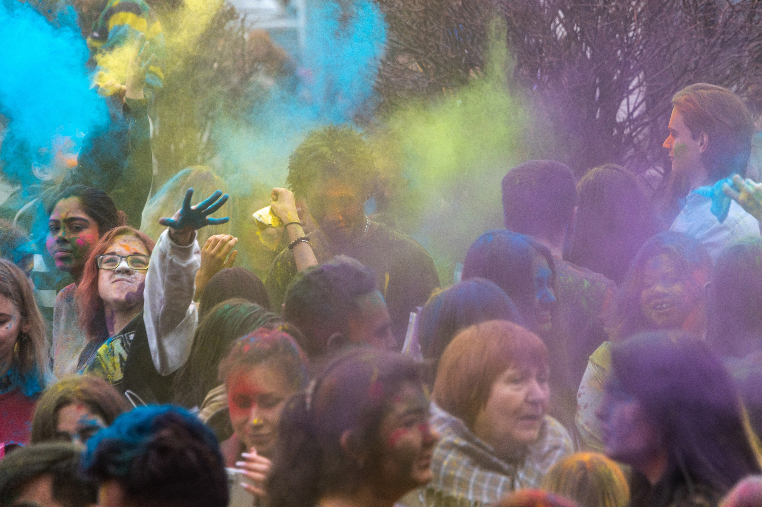 Праздник Холи в Москве. Фотограф Роман Адлер