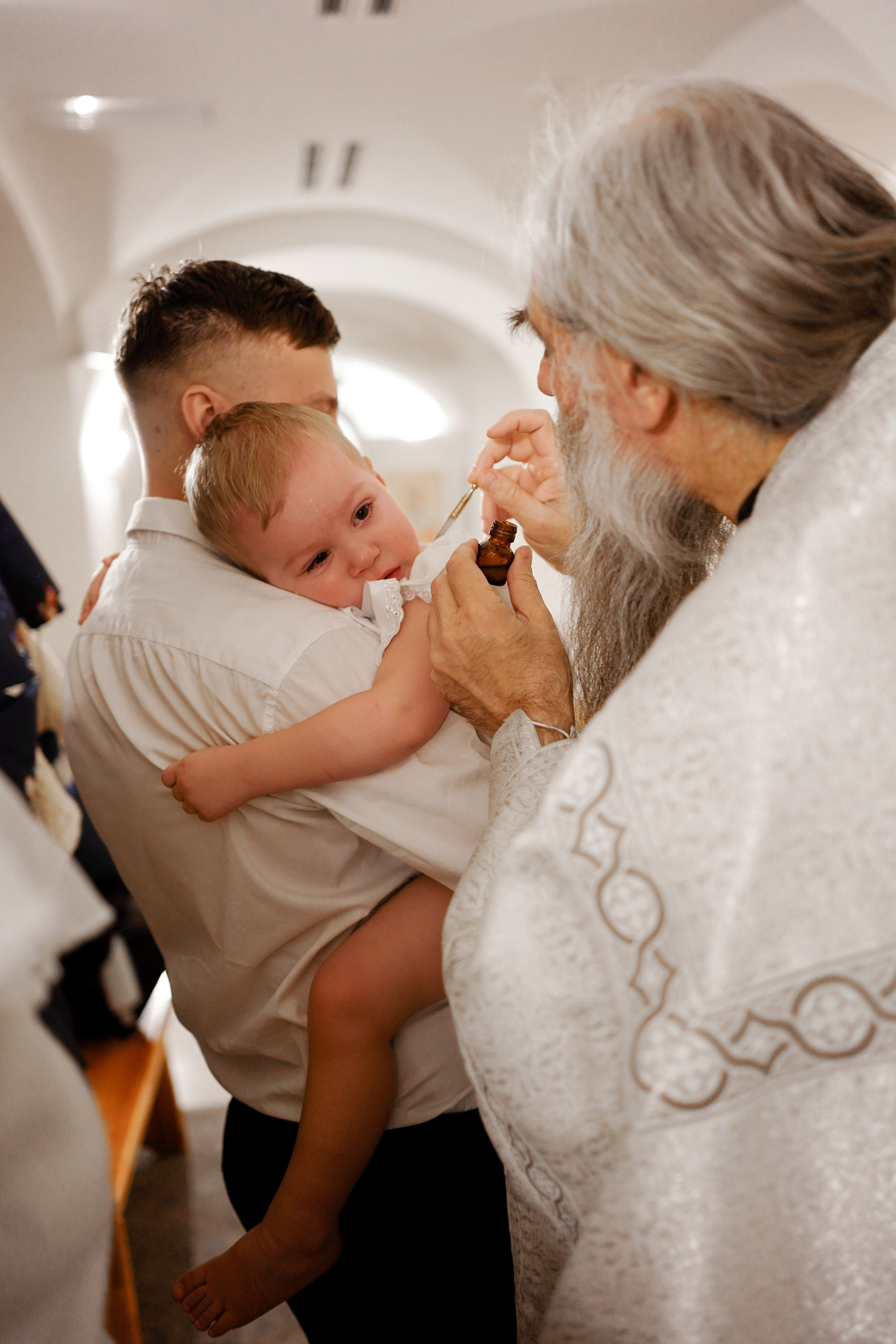 Таинство Крещения в храме Живоначальной Троицы в Троицке. Семейный и детский фотограф в Москве Екатерина Офицерова