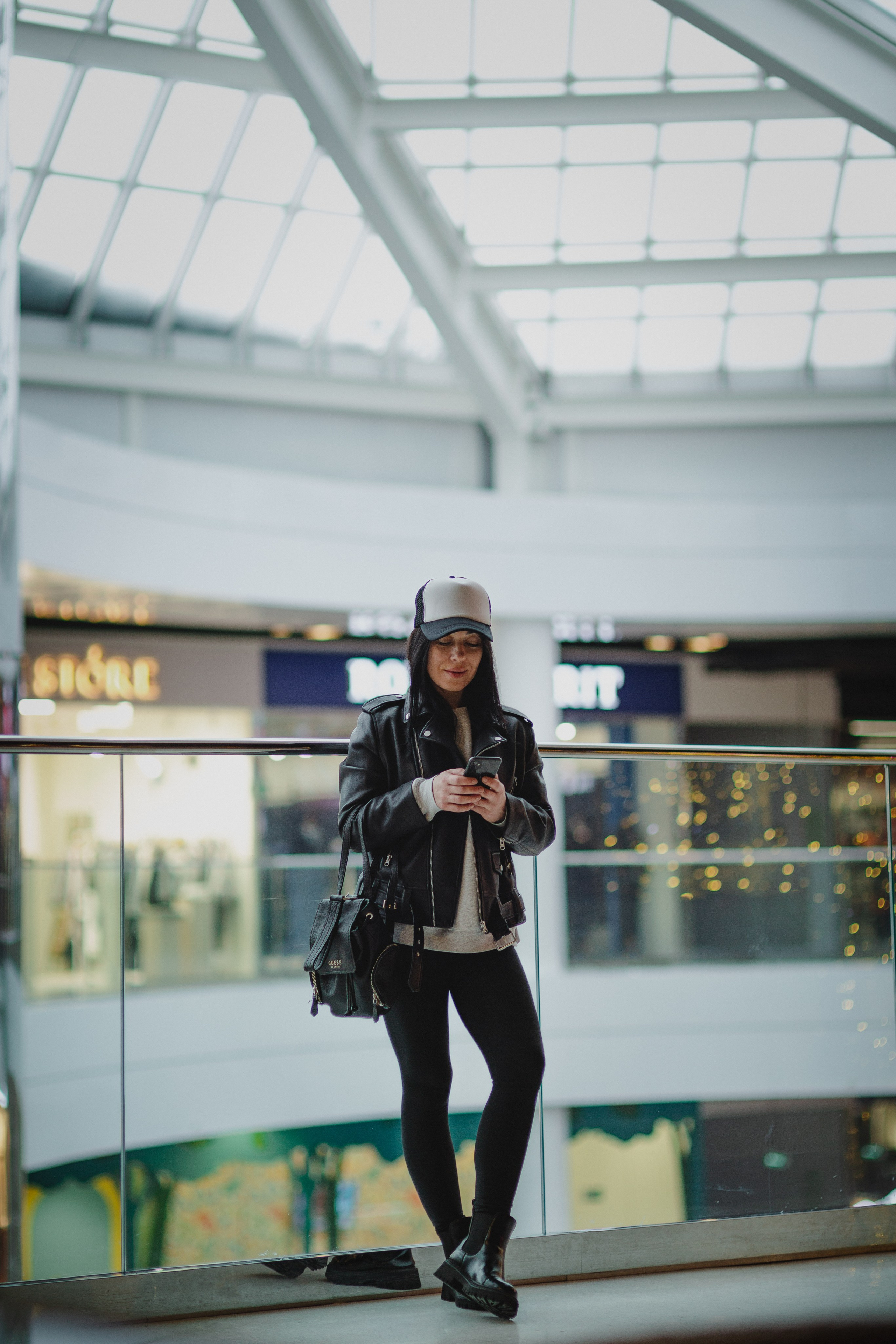 Фотосессия в торговом центре. Сайт фотографа на Субару Оля Аф