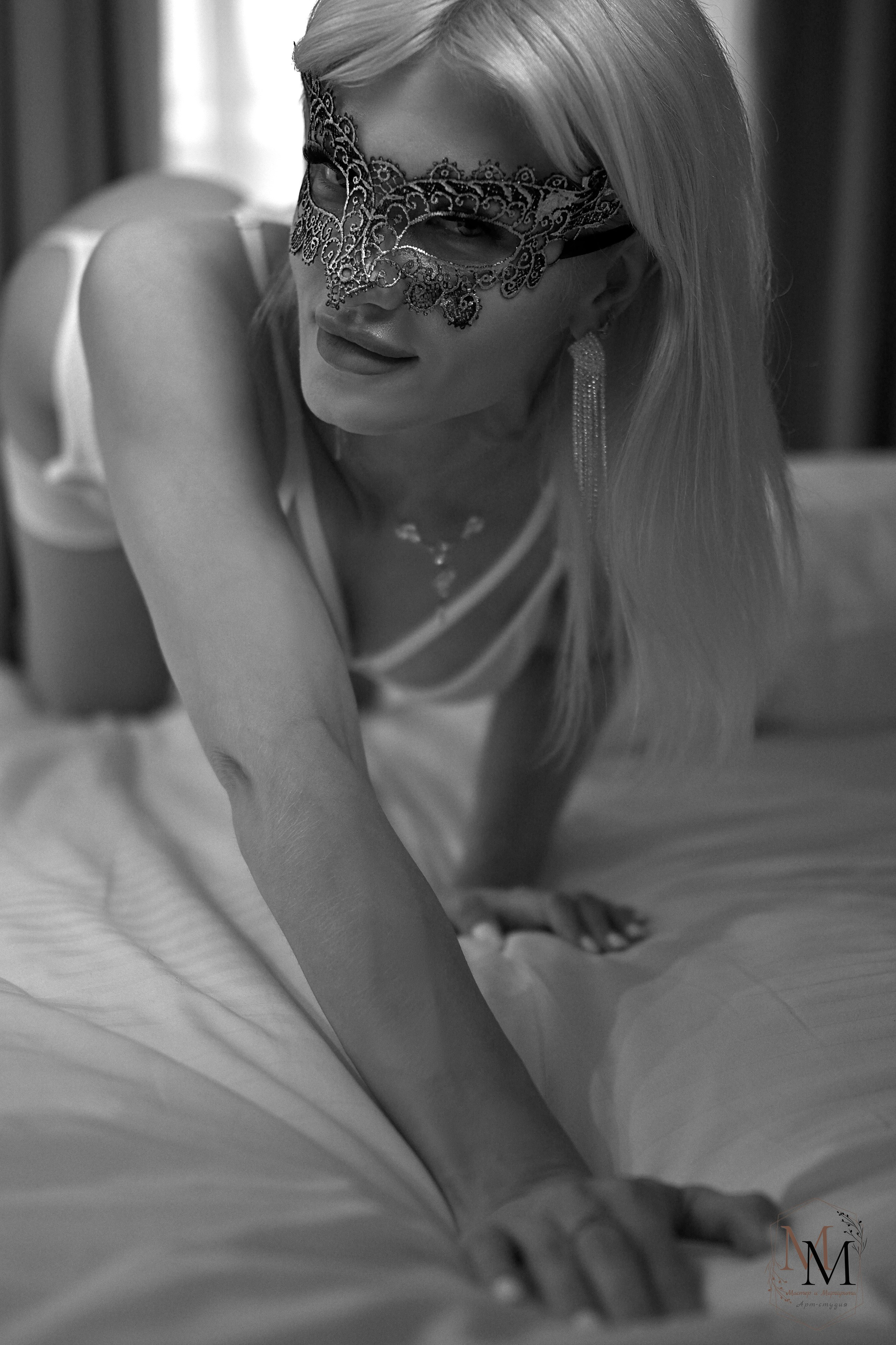 Фотопроект "Грация". Будуарная фотосессия. Будуар. Будуар в Сызрани. Фотосессия в студии. Арт-студия «Мастер и Маргарита». Портретная фотосъемка. Портрет. Арт. Фотограф Дмитрий Кищенко. Фотосессии в Сызрани.