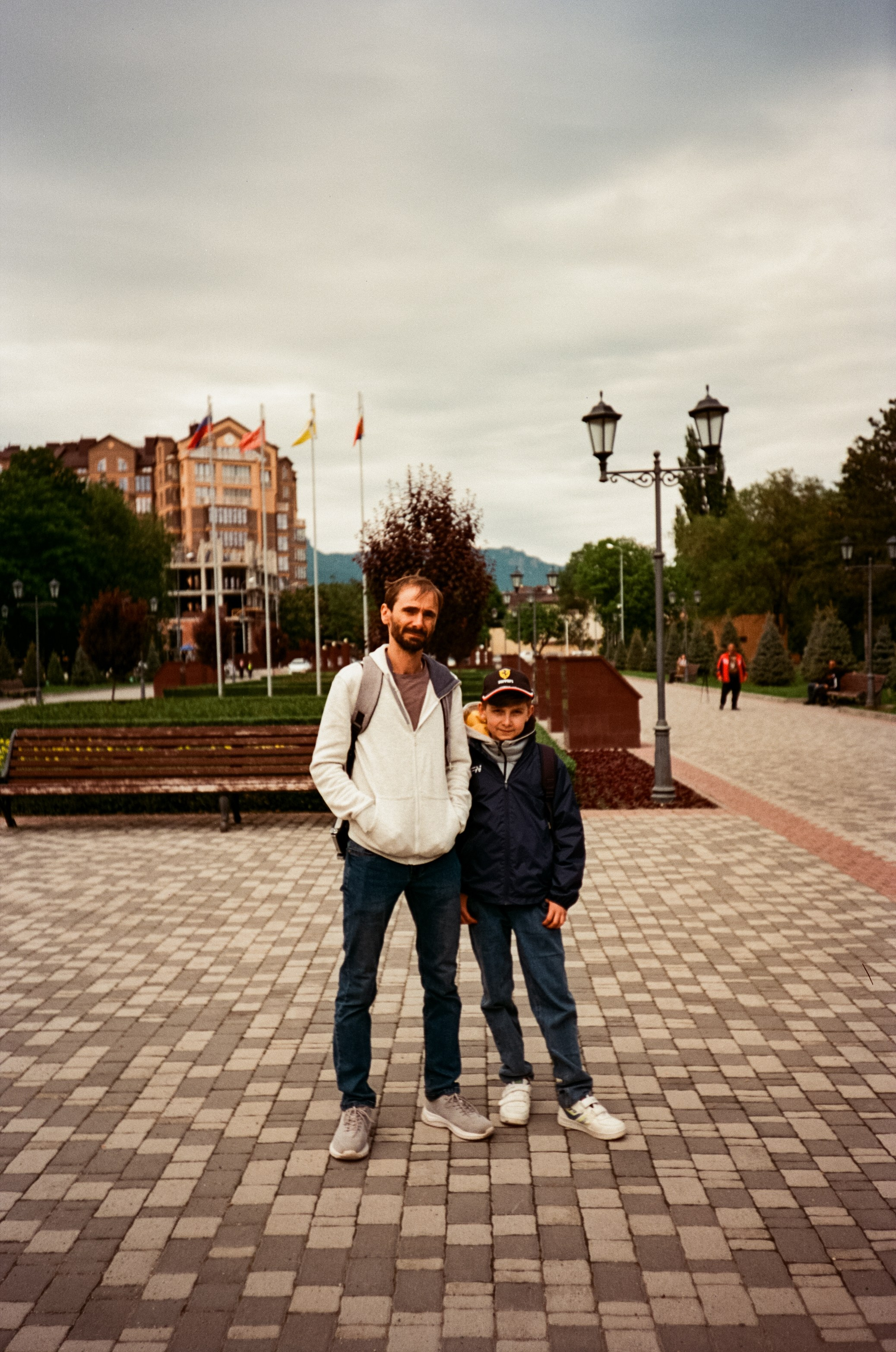 Стрит в солнечном Пятигорске. Парк Победы и Новопятигорское озеро. Фотограф-документалист Мария Осокина
