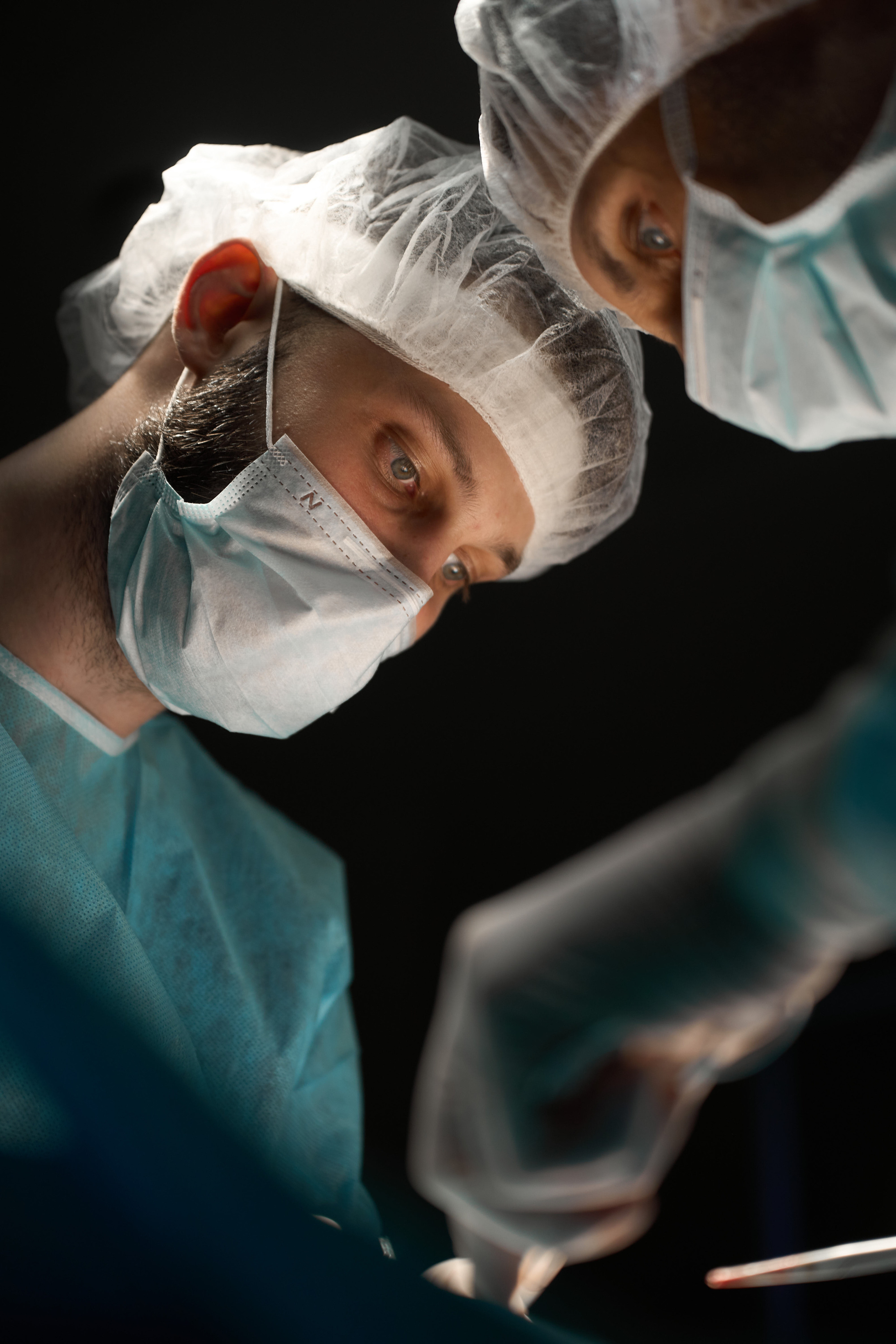 Хирурги за работой в операционной. Афтор фото Александа Гладкий.