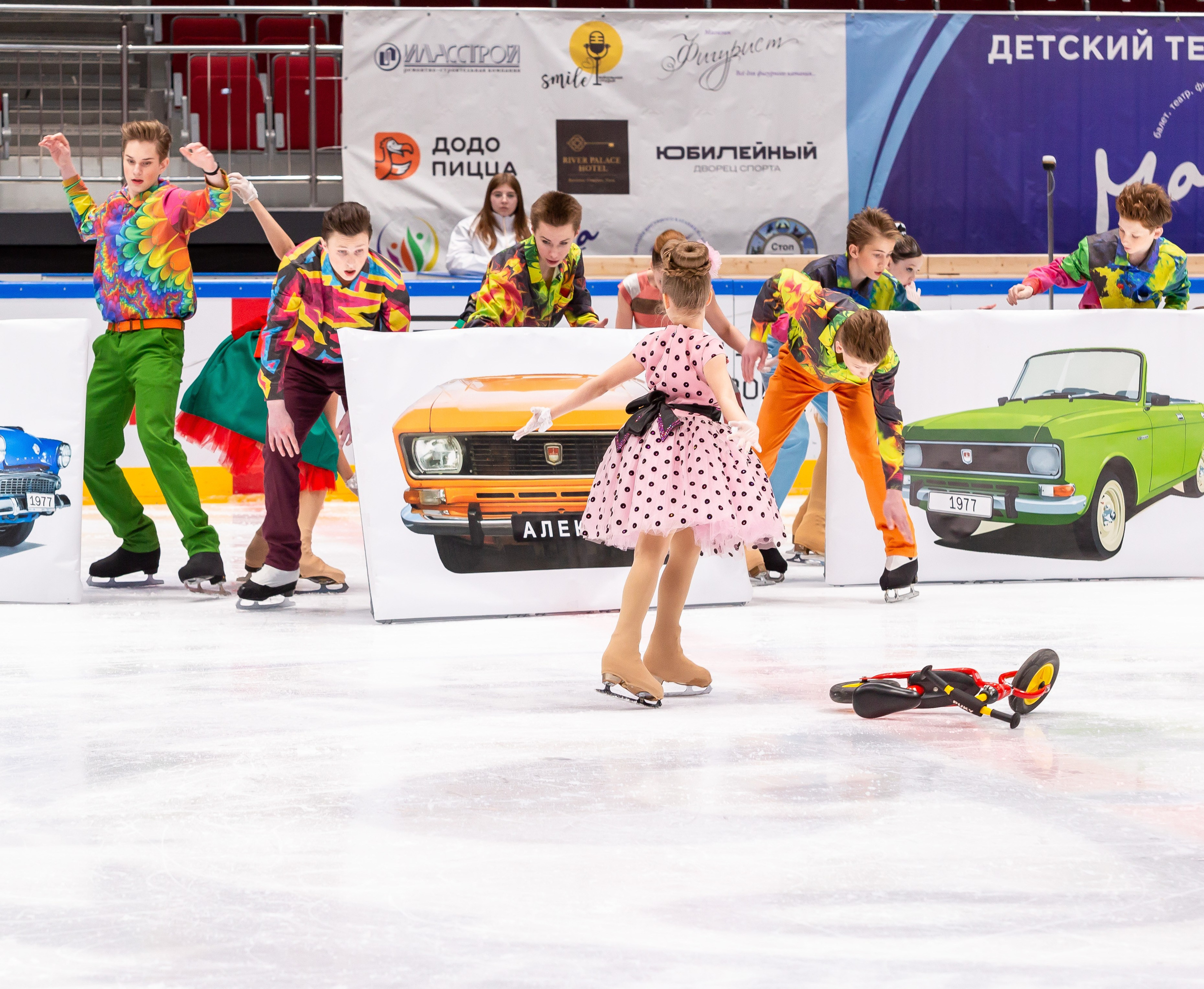 VII Ежегодный фестиваль массовых танцев на льду и фигурного катания «Петровский лёд» Санкт-Петербург 2024. Репортажный фотограф в Москве