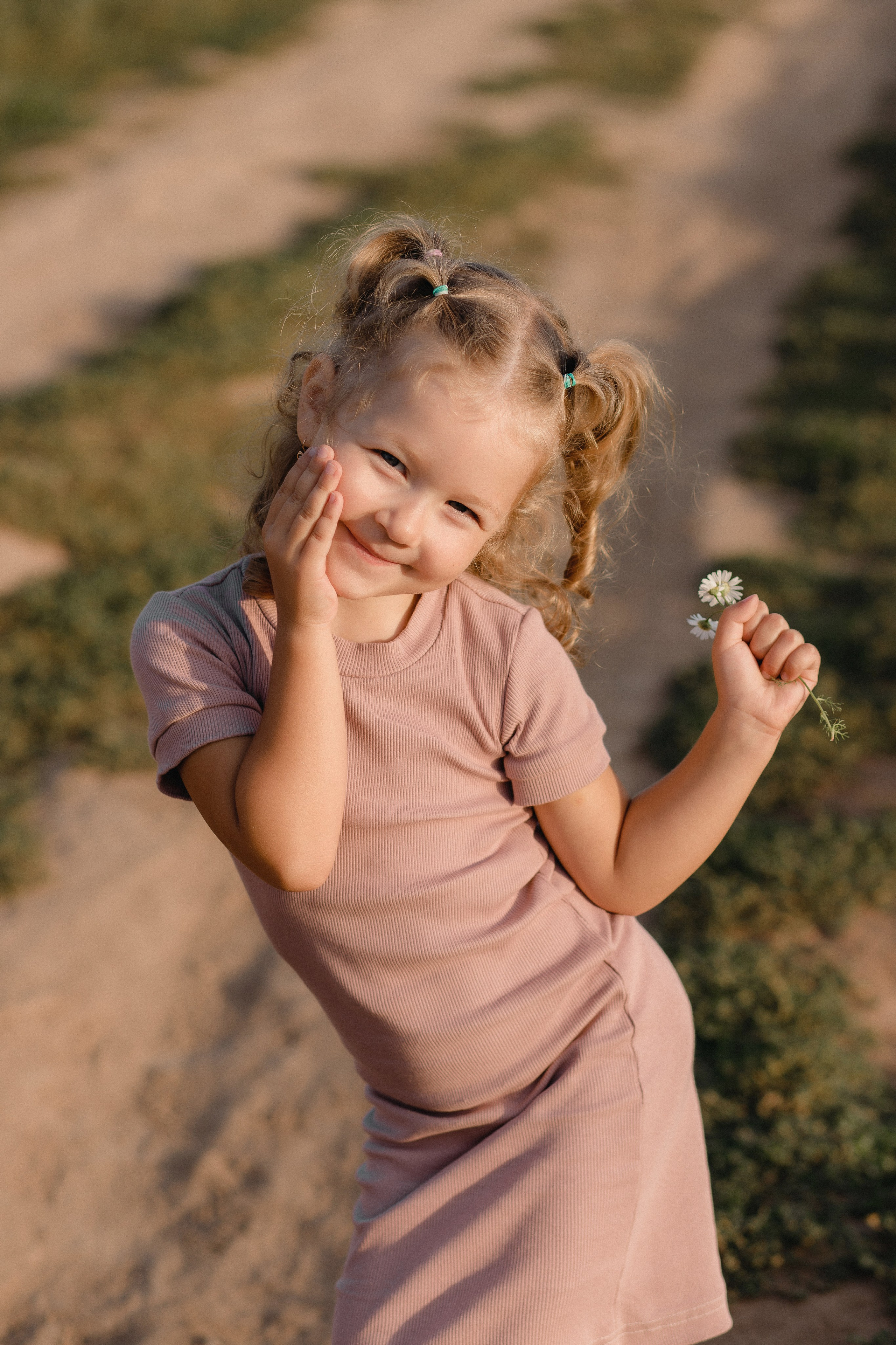 Аня, Вадим и Ева. Главная