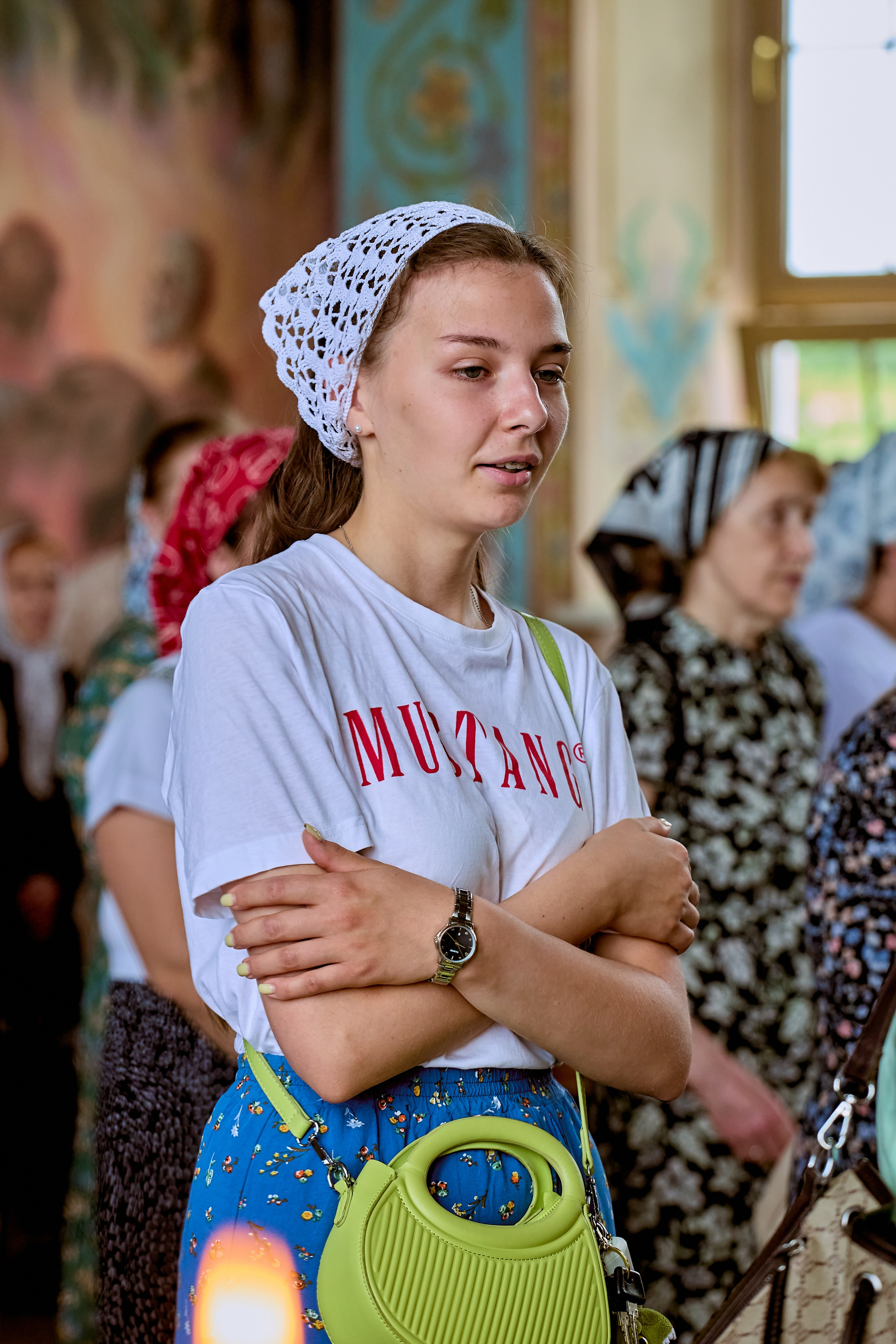 Портрет молодой девушки стоящей к причастию в храме Серафима Саровского г Дзержинск