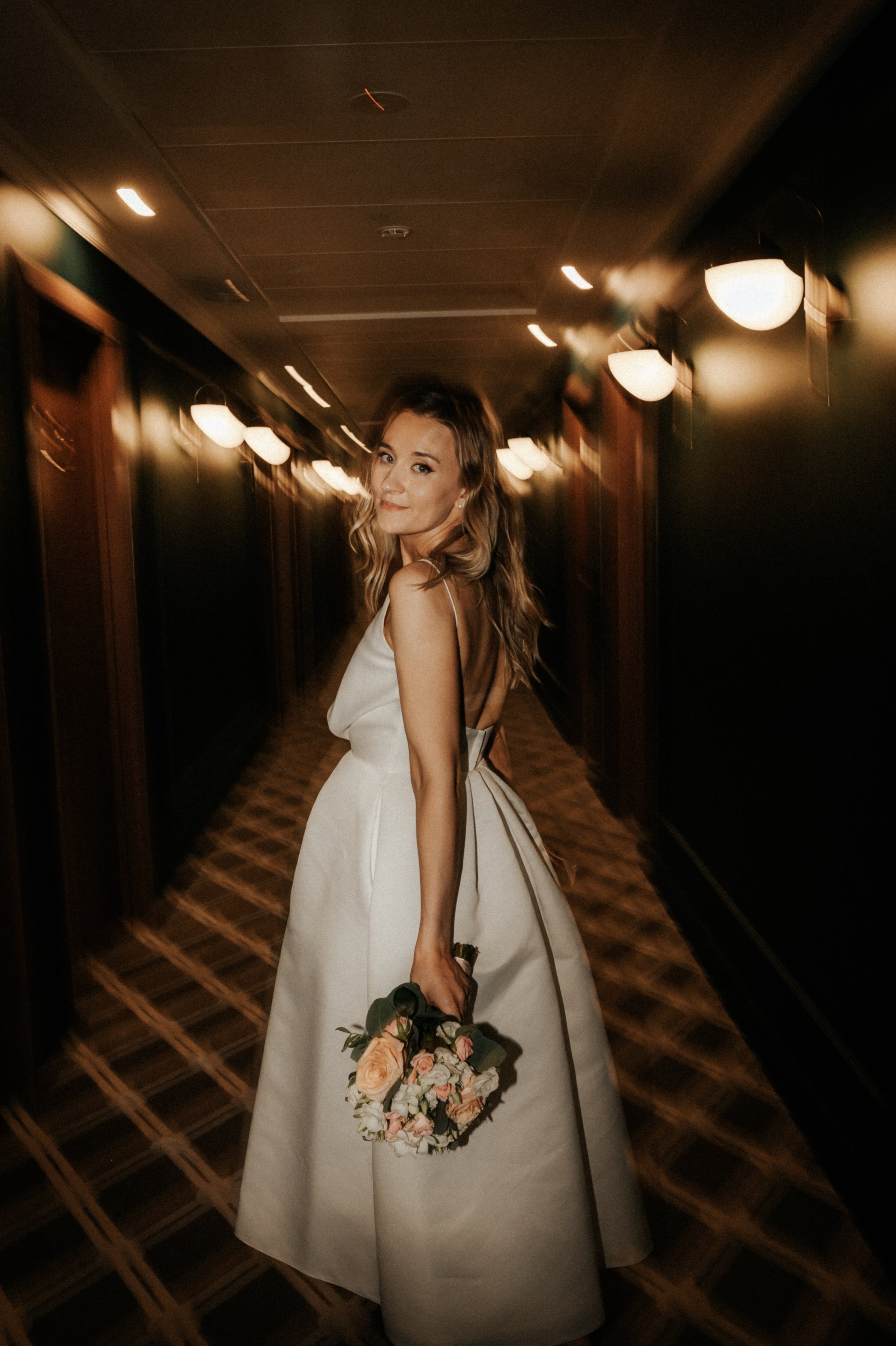 Свадебные фотографии. Фотограф в Барнауле Дарья Бутурлакина. Люби.Цени.Касайся