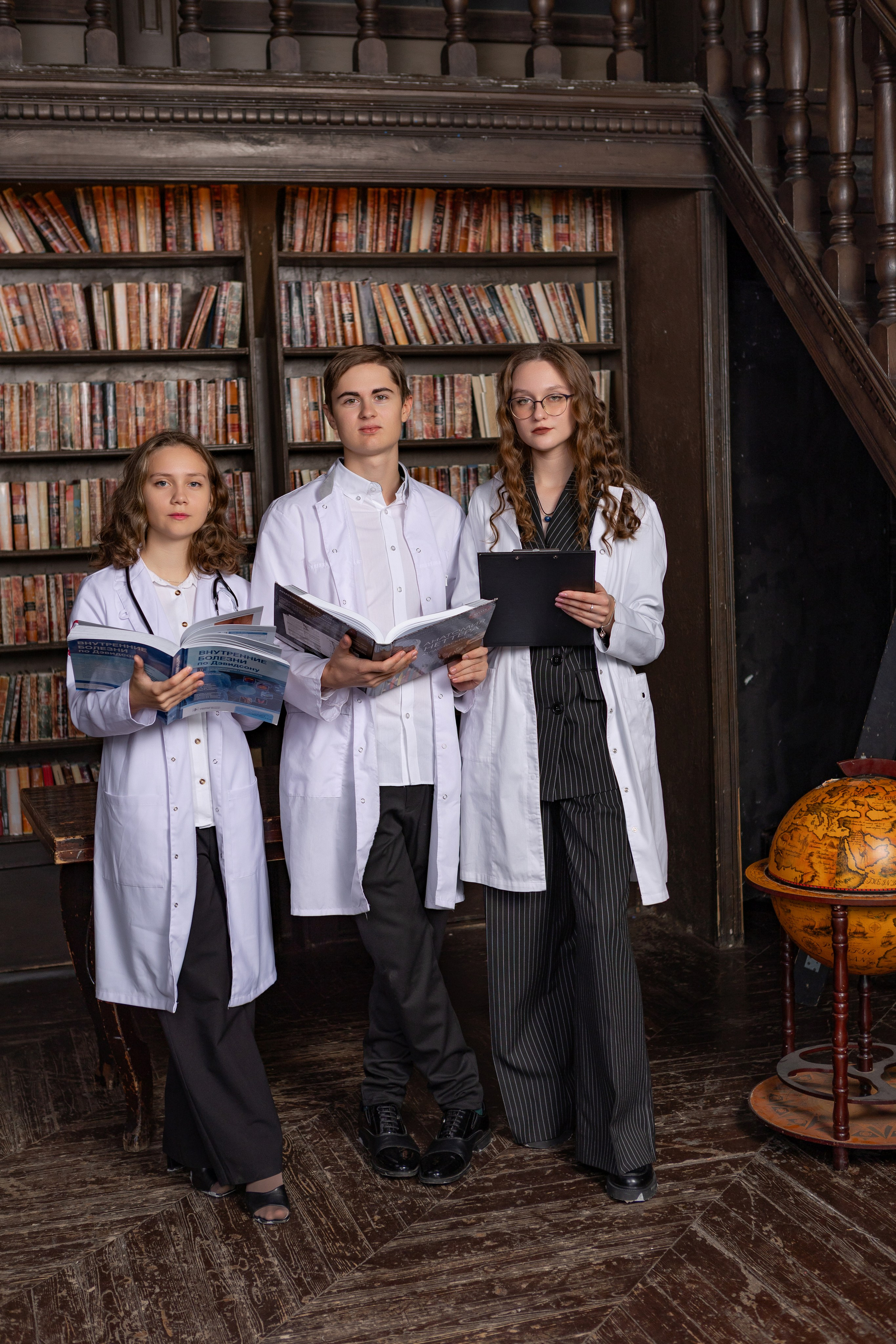 ВЫПУСКНЫЕ АЛЬБОМЫ. Детский и семейный фотограф с животными в Москве Гурьева Надежда