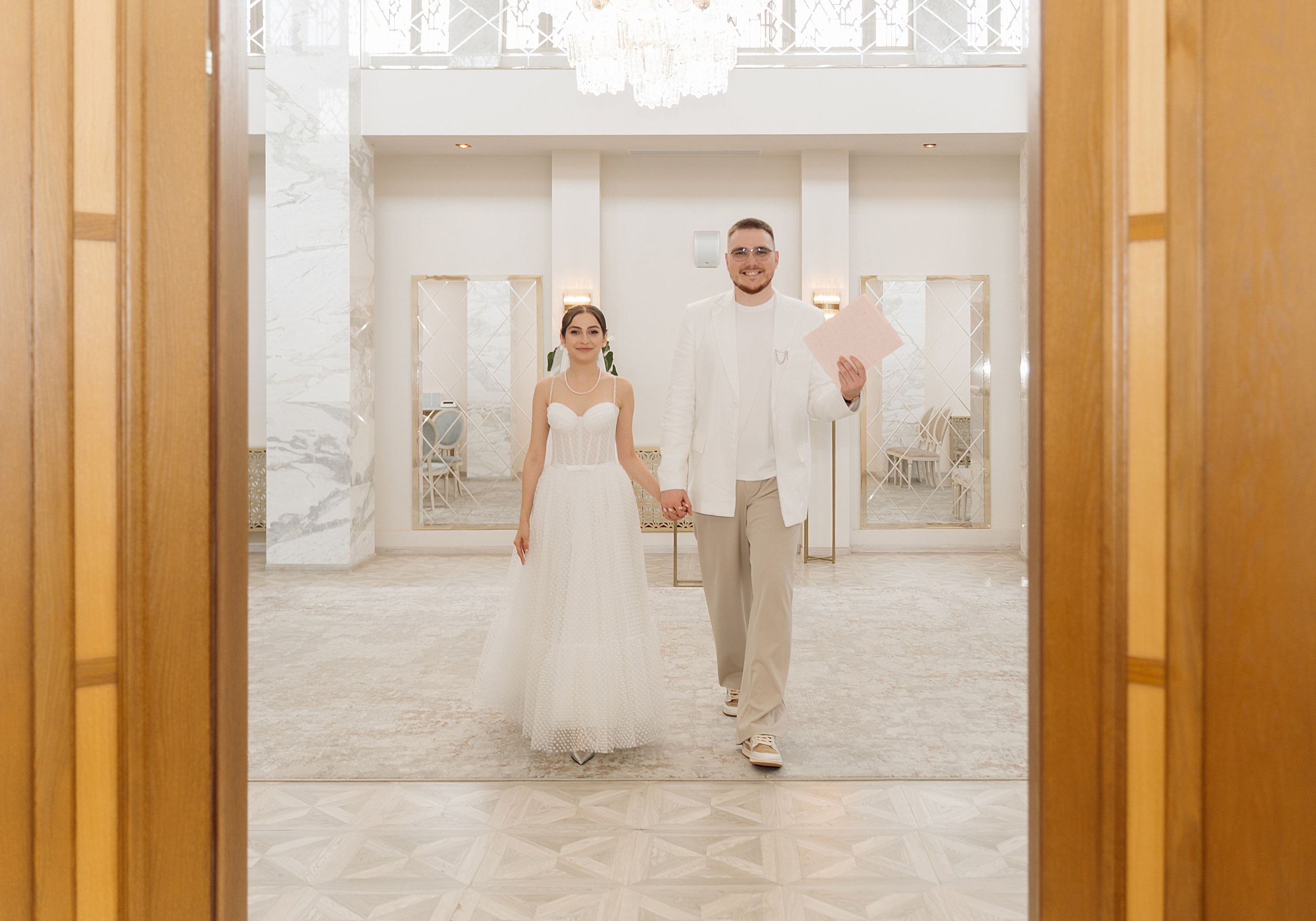 Иван и Изабелла «Веранда Отрадное». Свадебный фотограф