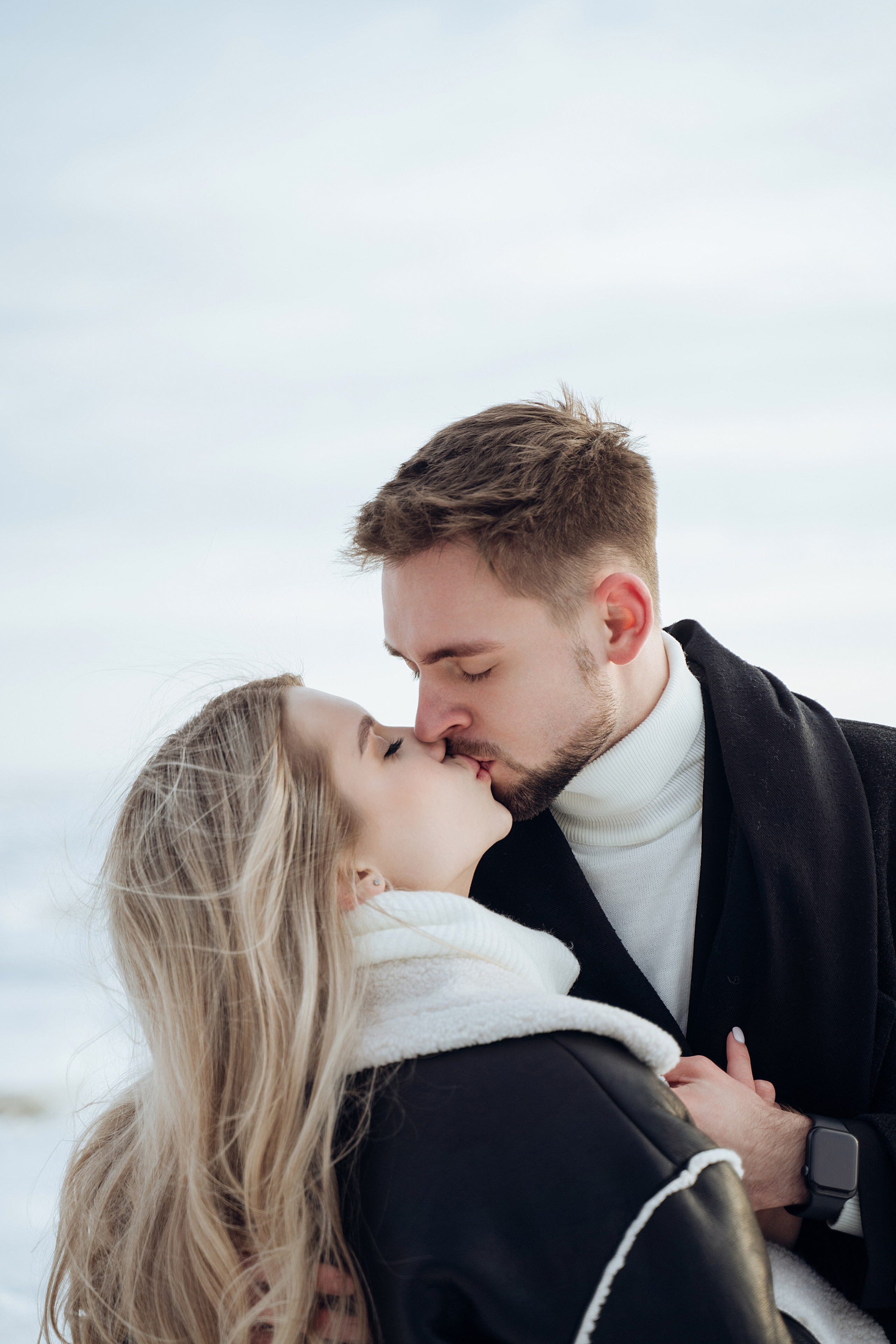 Love Story зимняя прогулка. Свадебный фотограф