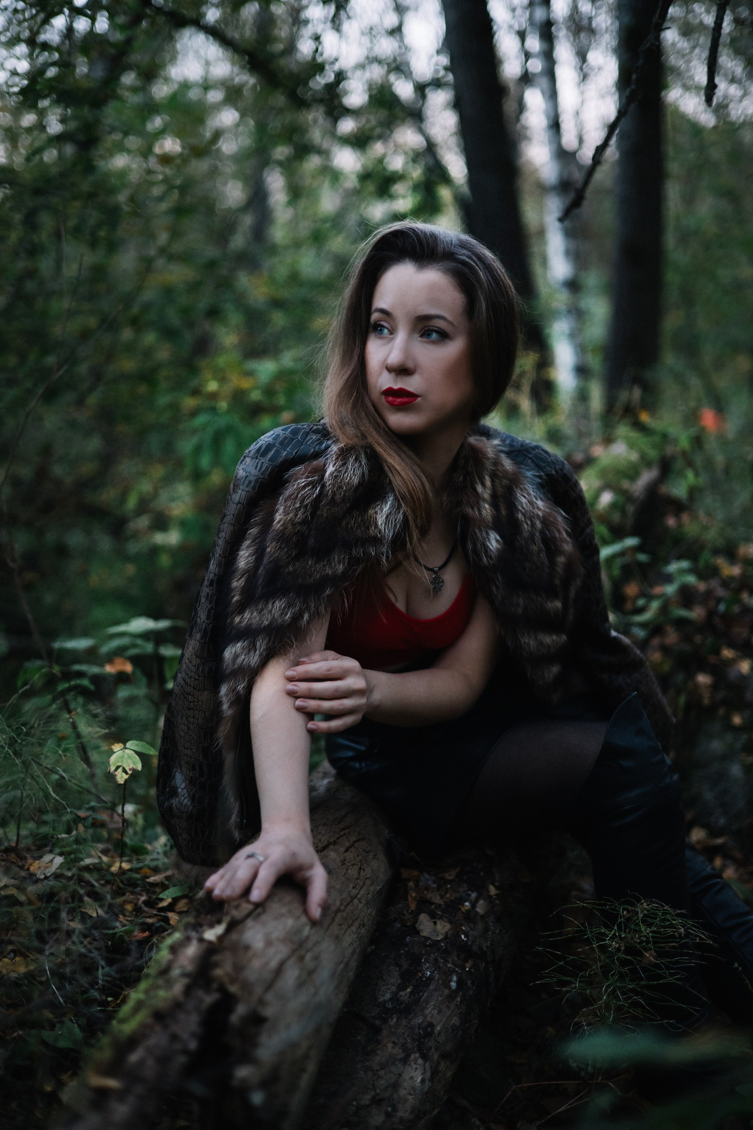 Евгения в лесу. Сказочный фотограф для Вас и Вашей семьи