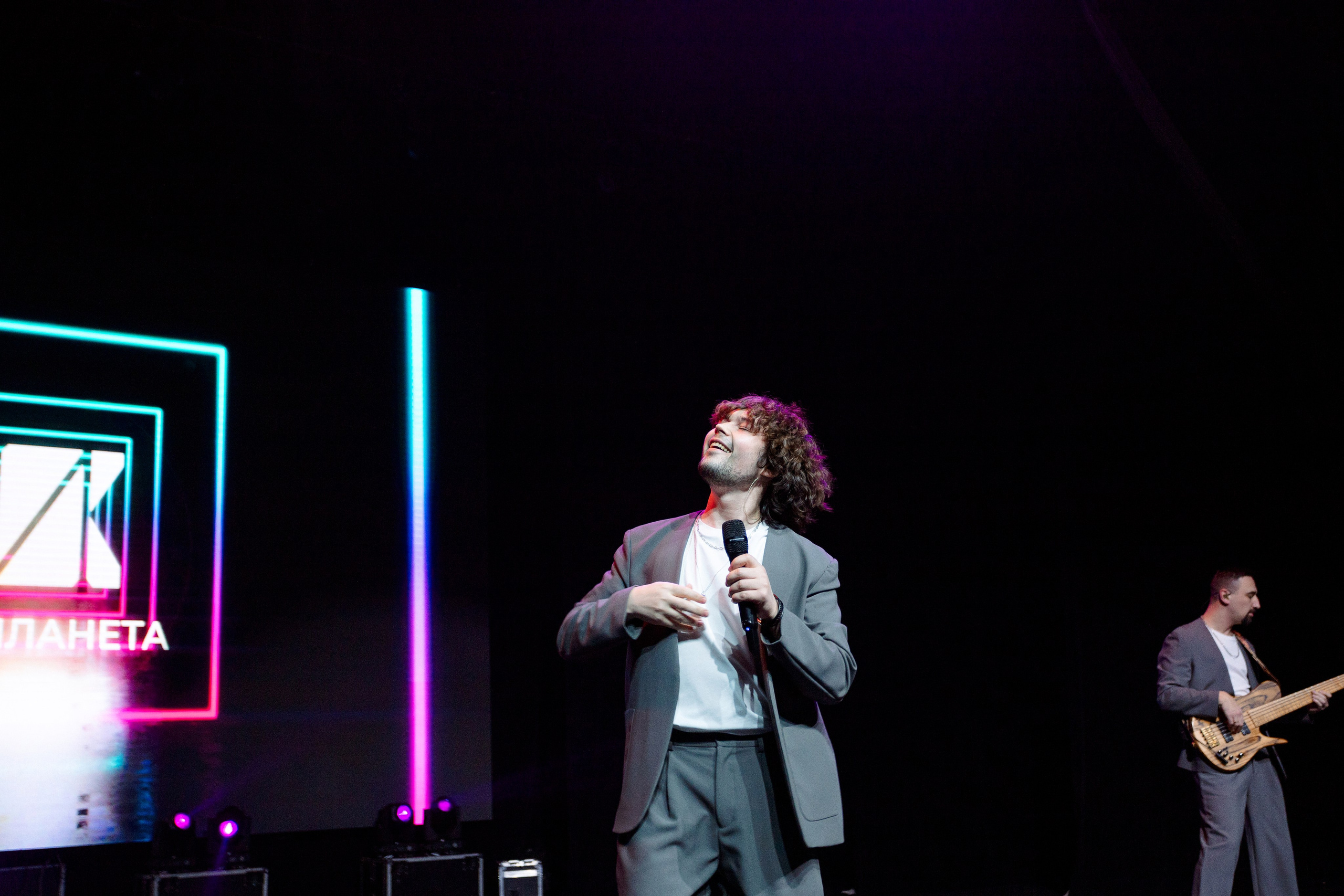 РЕПОРТАЖ: НОВЫЙ ГОД В ДК МЕТАЛЛУРГ. Профессиональный фотограф в Ижевске Леша Петров