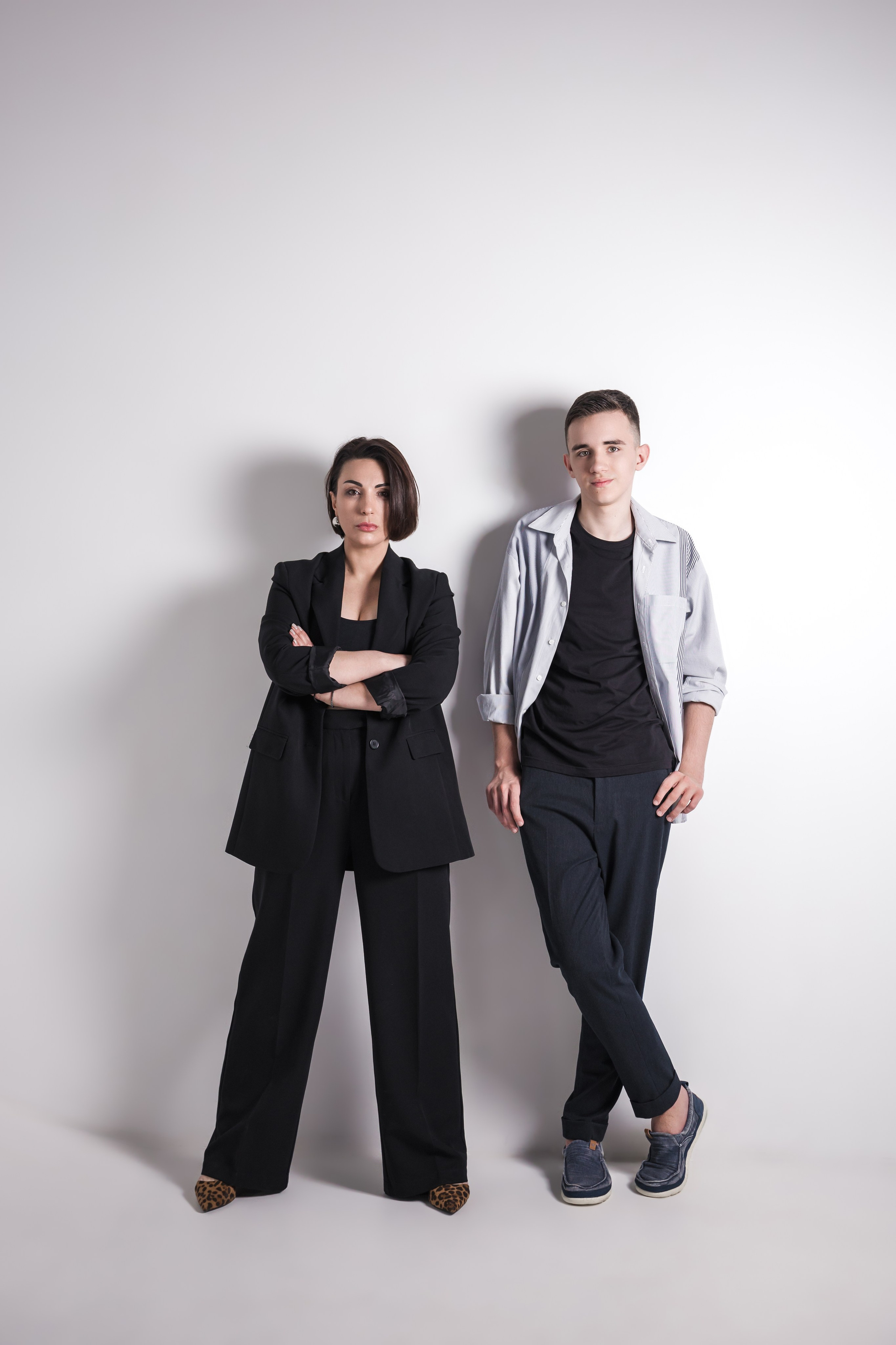 Мама и сын_циклорама. Фотограф Воронеж, Новая Усмань Мария Бублик