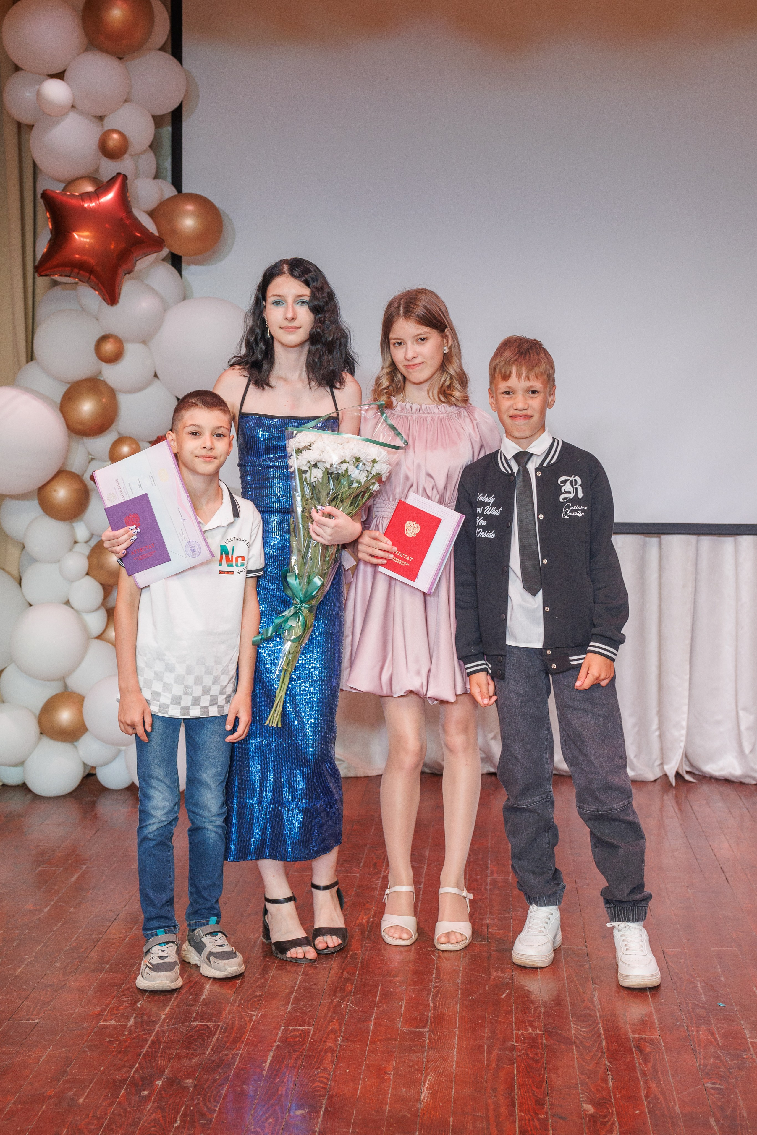 Вручение аттестатов. Свадебный и семейный фотограф в Новосибирске Ирина Дорошкова