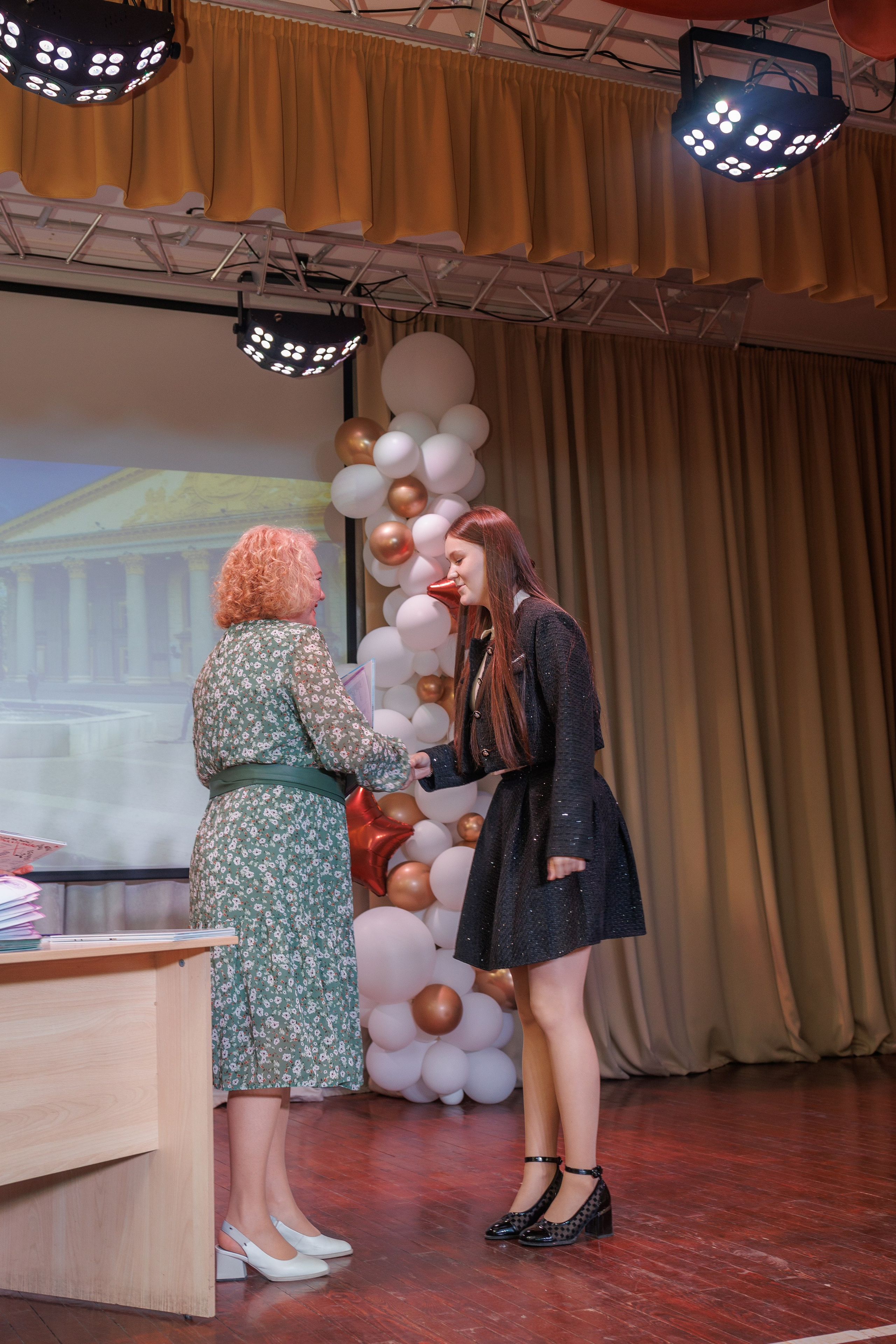 Вручение аттестатов. Свадебный и семейный фотограф в Новосибирске Ирина Дорошкова