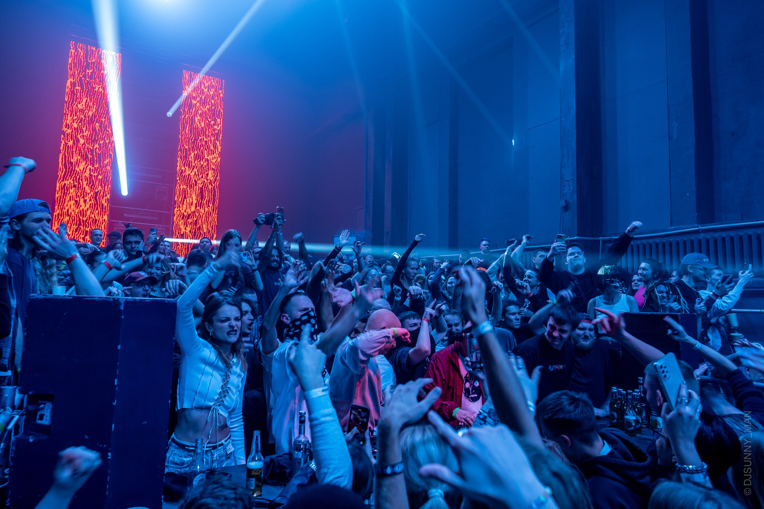 Metro Gorkovskaya ЦЕХ. Sunnyman