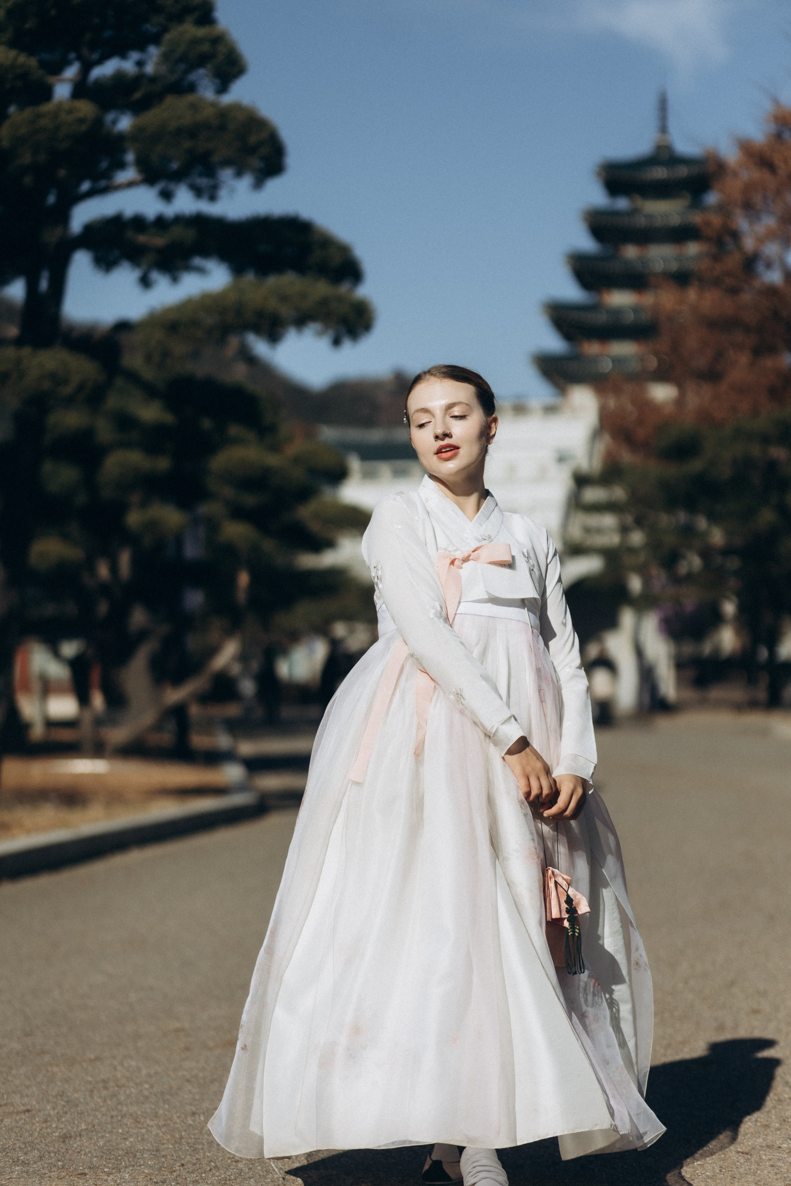 Фотосессия Маши и Саши в ханбоках. Фотограф Артем Бросов в Санкт-Петербурге и Дубае