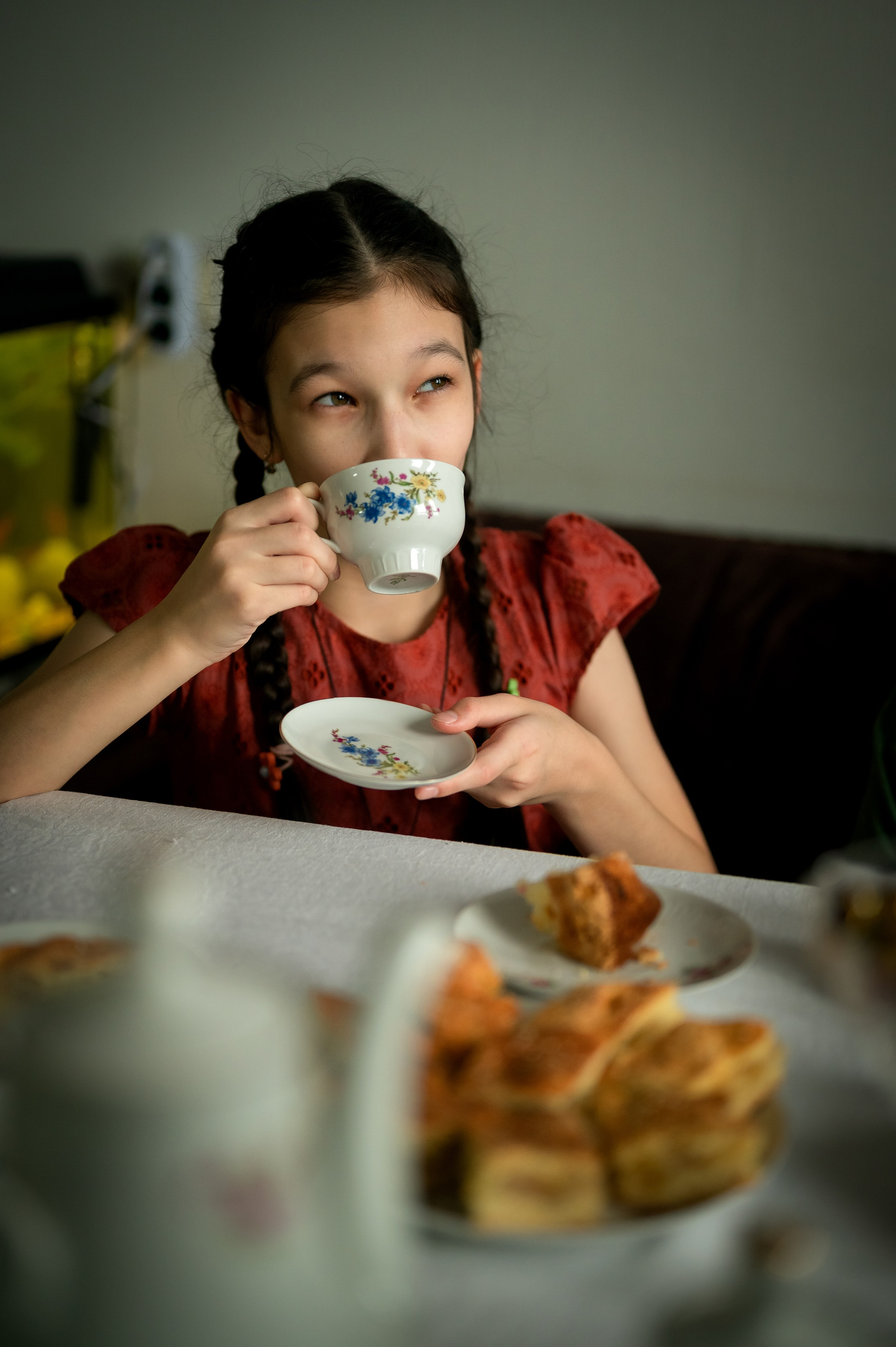 Родители с новорожденным малышом. Фотограф новорождённых, семейный, школьный в городе Калуге Евгения