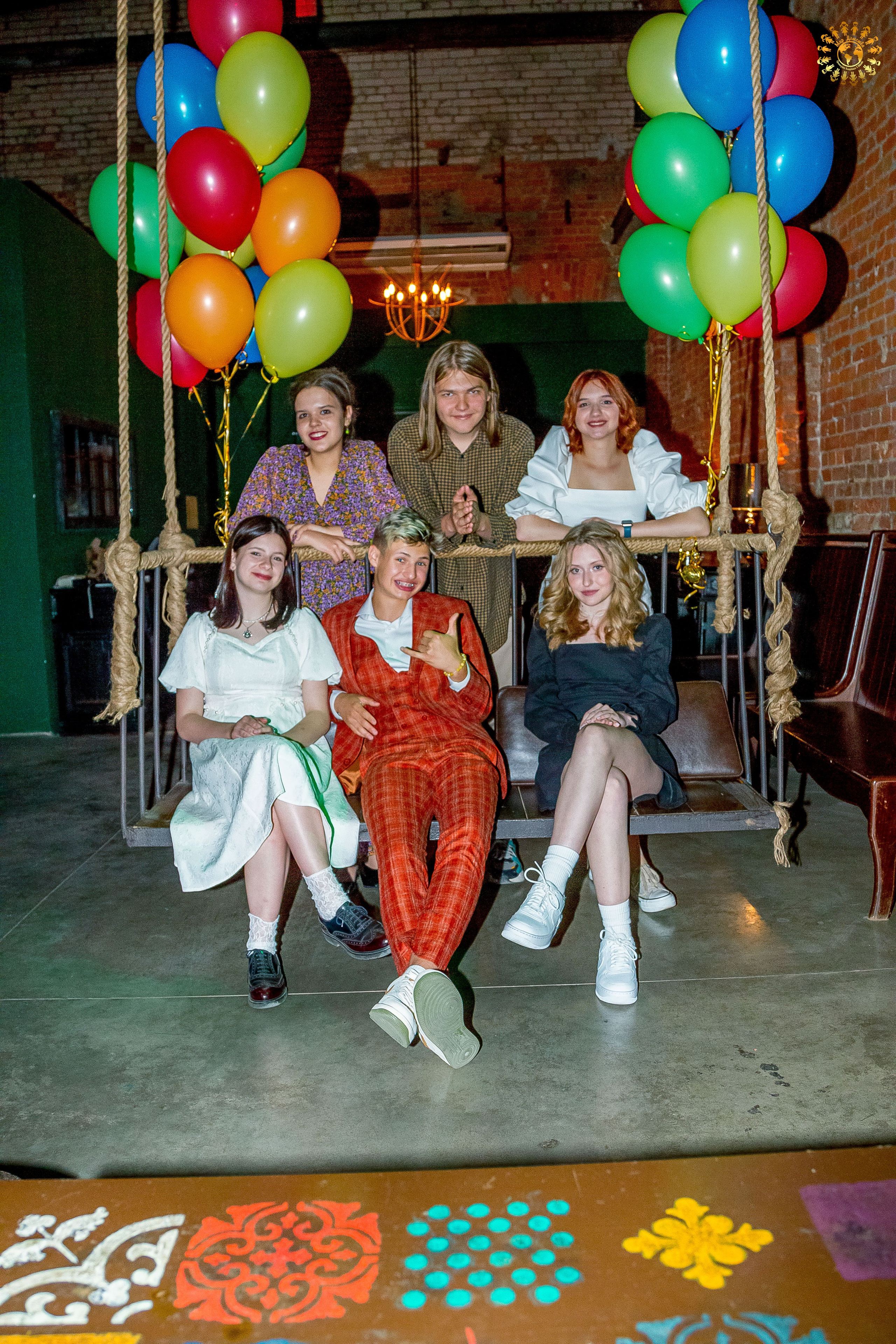 Выпускной 2023 (Школа 548; 9 Ж класс) AG Loft «Библиотека», Москва. Репортажная съемка в Москве и области. Анималистика