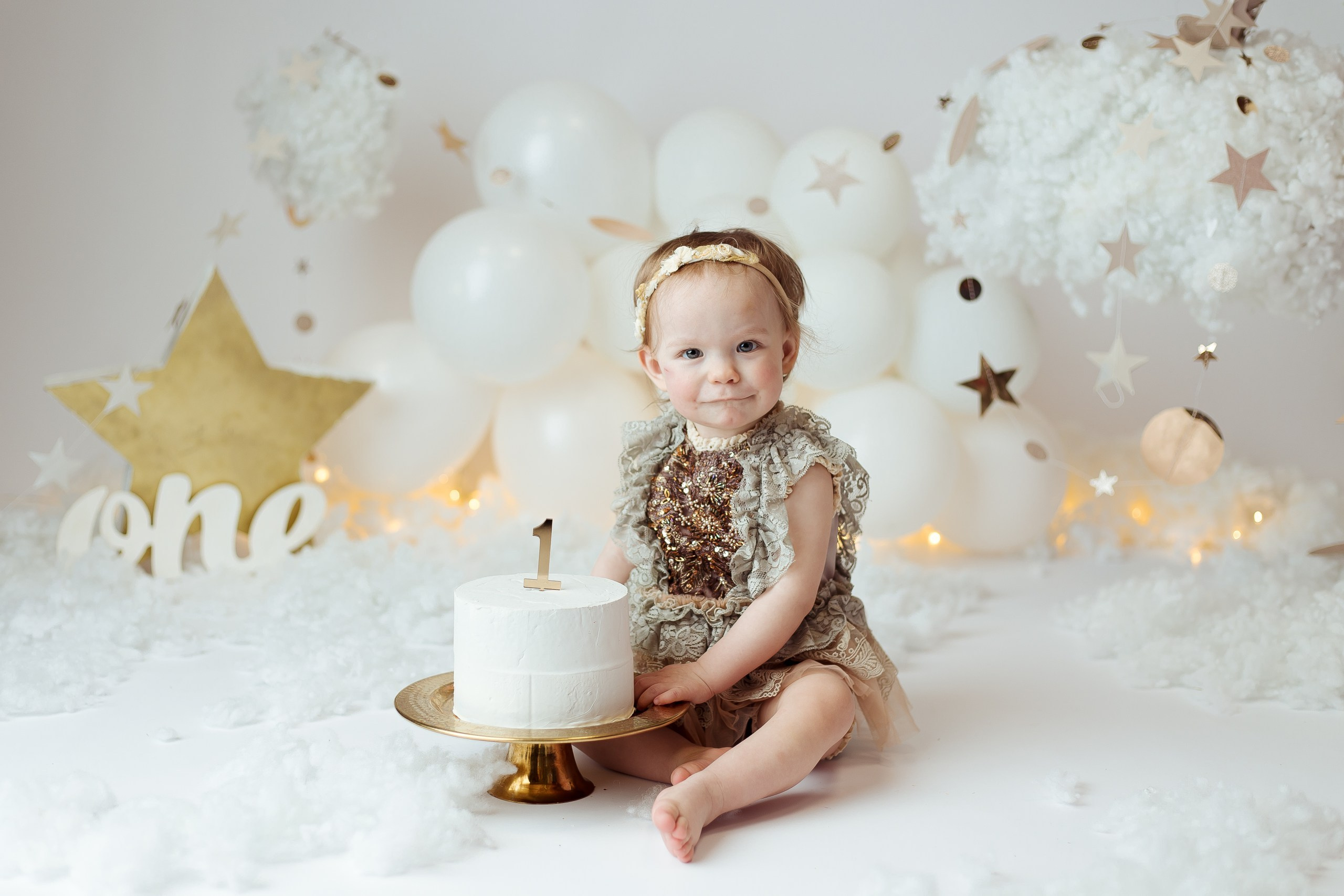 Праздничное оформление. Фотограф беременности, новорожденных Москва. годики под ключ