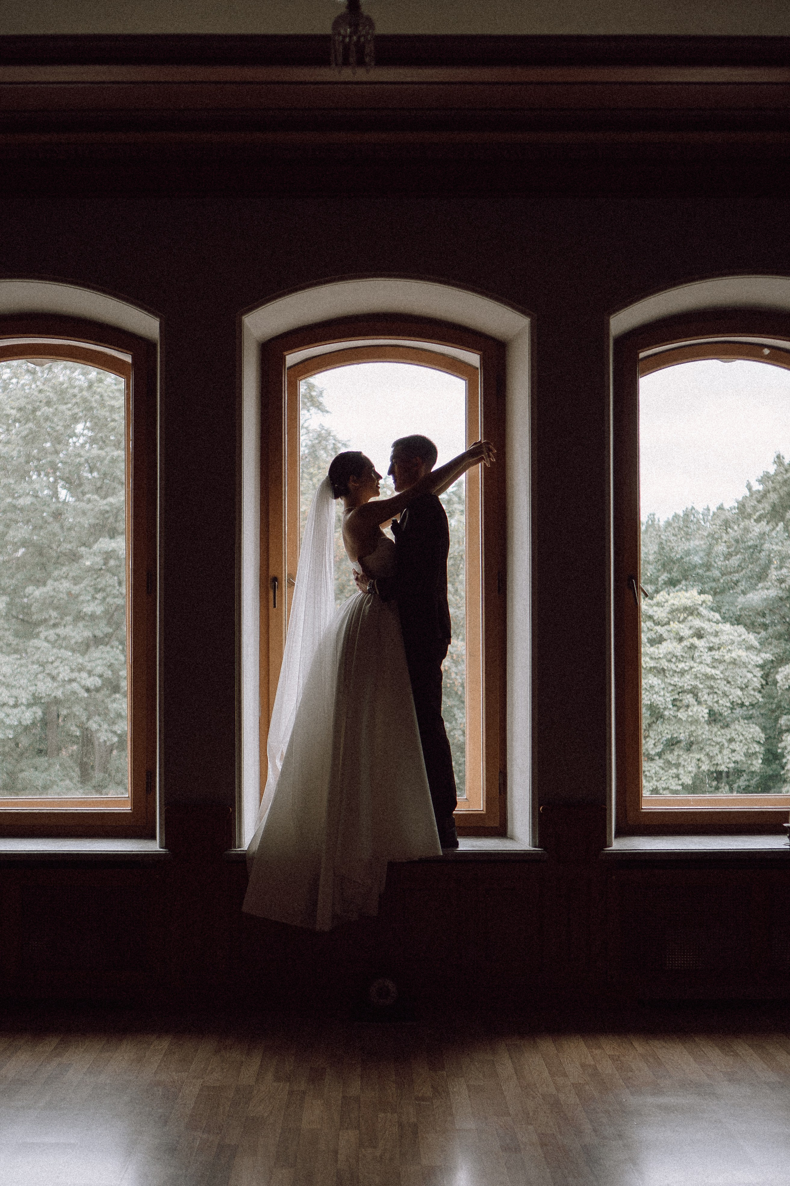 СВАДЕБНАЯ ПРОГУЛКА В САНТК-ПЕТЕРБУРГЕ (ИСАКИЕВСКИЙ СОБОР, ЗИМНЯЯ КАНАВКА, ЭРМИТАЖ И БОЛЬШАЯ МОРСКАЯ УЛИЦА). Профессиональный фотограф, Санкт-Петербург — Виктория Богомолова