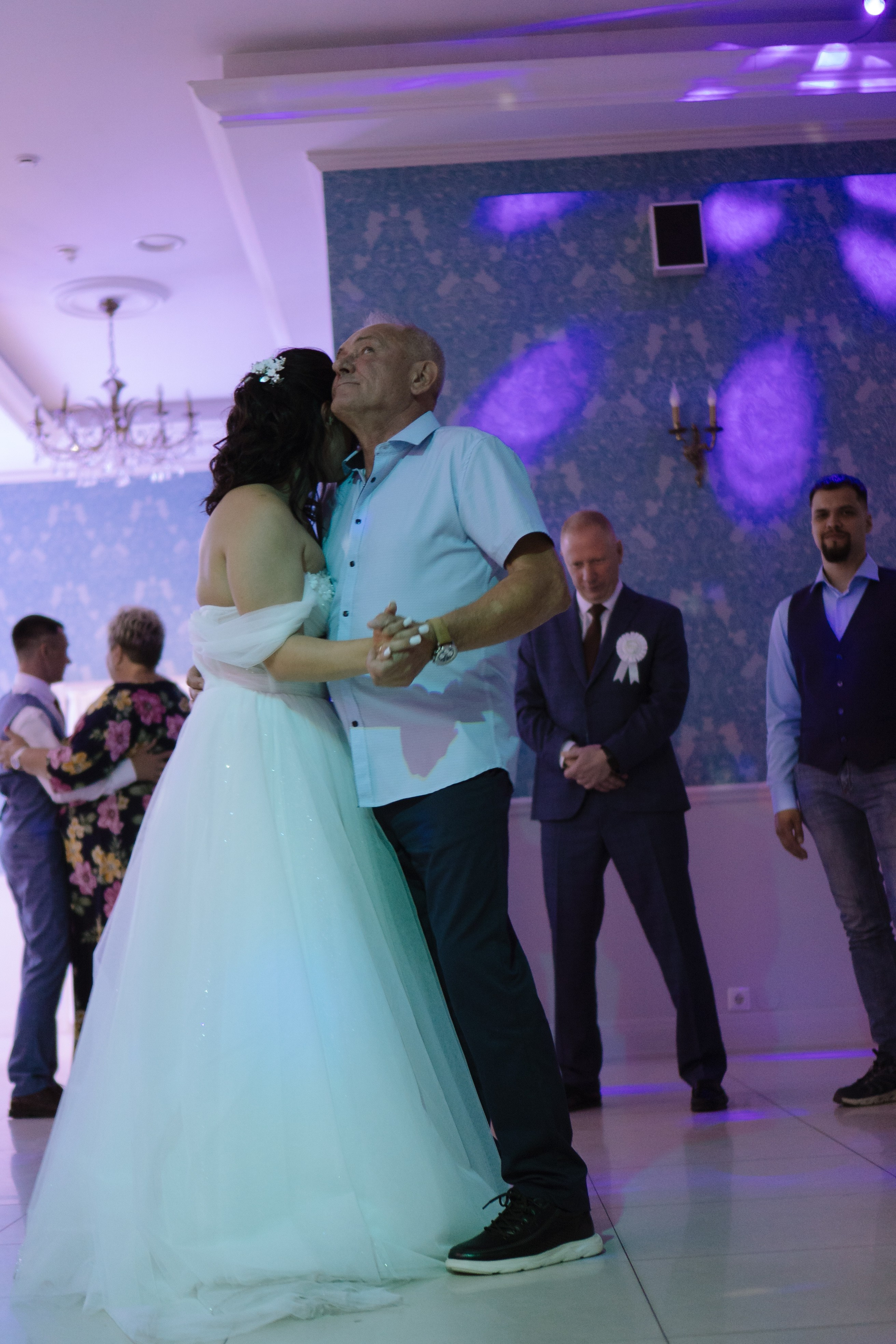 ТАНЕЦ ОТЦА И ДОЧЕРИ НА БАНКЕТЕ (СВАДЕБНАЯ ФОТОСЕСИИЯ БАНКЕТА). Профессиональный фотограф, Санкт-Петербург — Виктория Богомолова