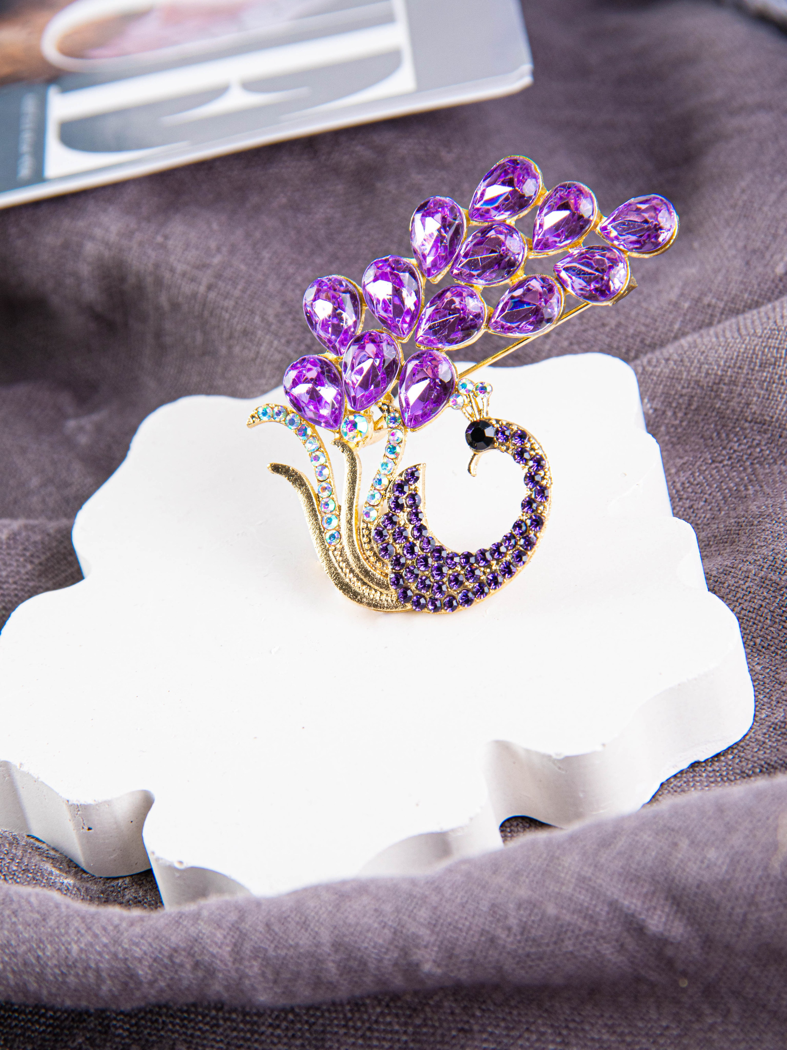 Брошь. «Матрица»